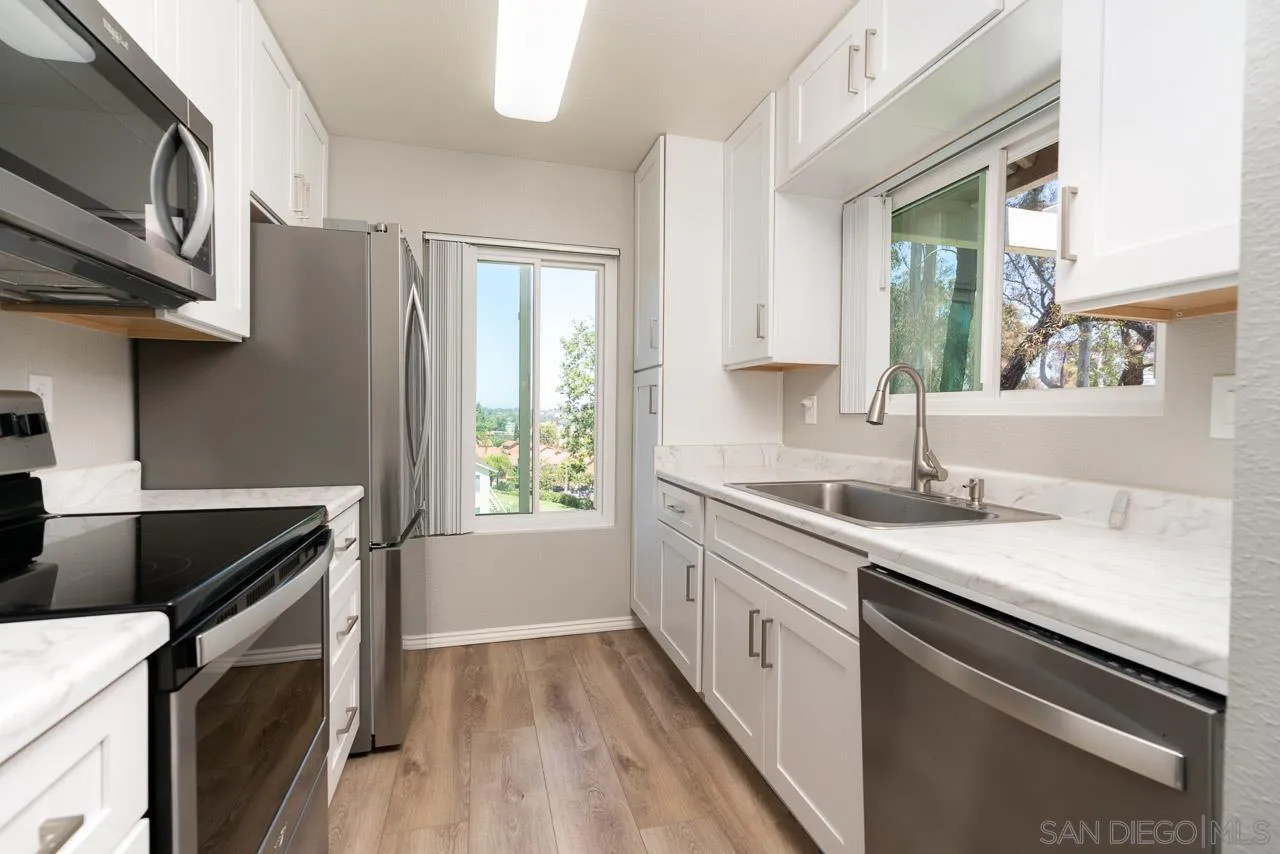 https://cdn.realtyfeed.com/cdn/127/260012162/a12e4128fbaf5e9109a09f647a4250e3.webp