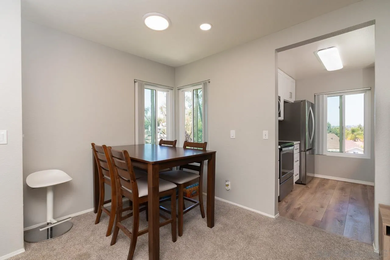 https://cdn.realtyfeed.com/cdn/127/260012162/dcc84b60dd19af962bcd042ae55d6172.webp