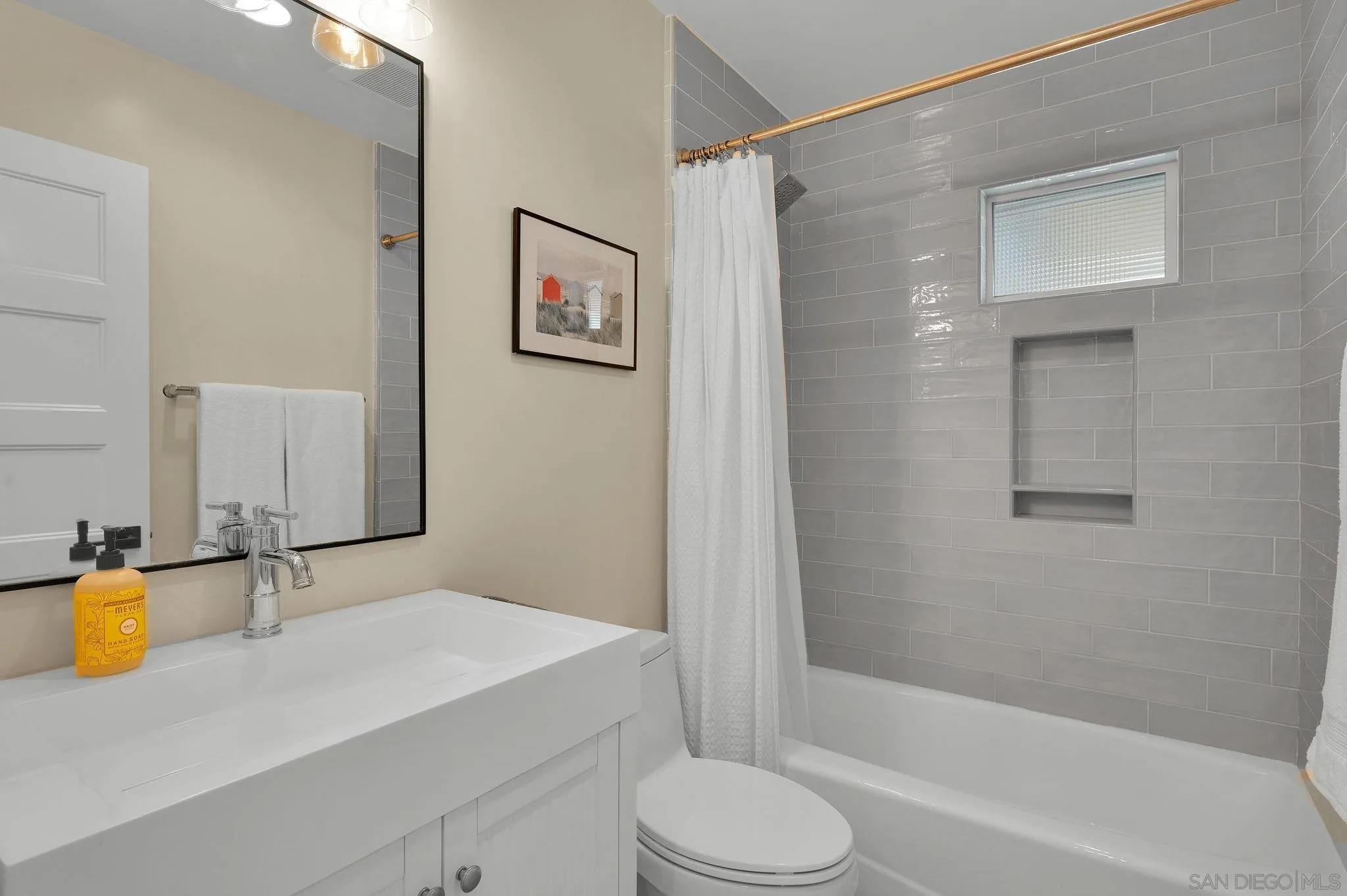 https://cdn.realtyfeed.com/cdn/127/260012165/ec16b251aaa3a3dae39a60ea3e01c60a.webp