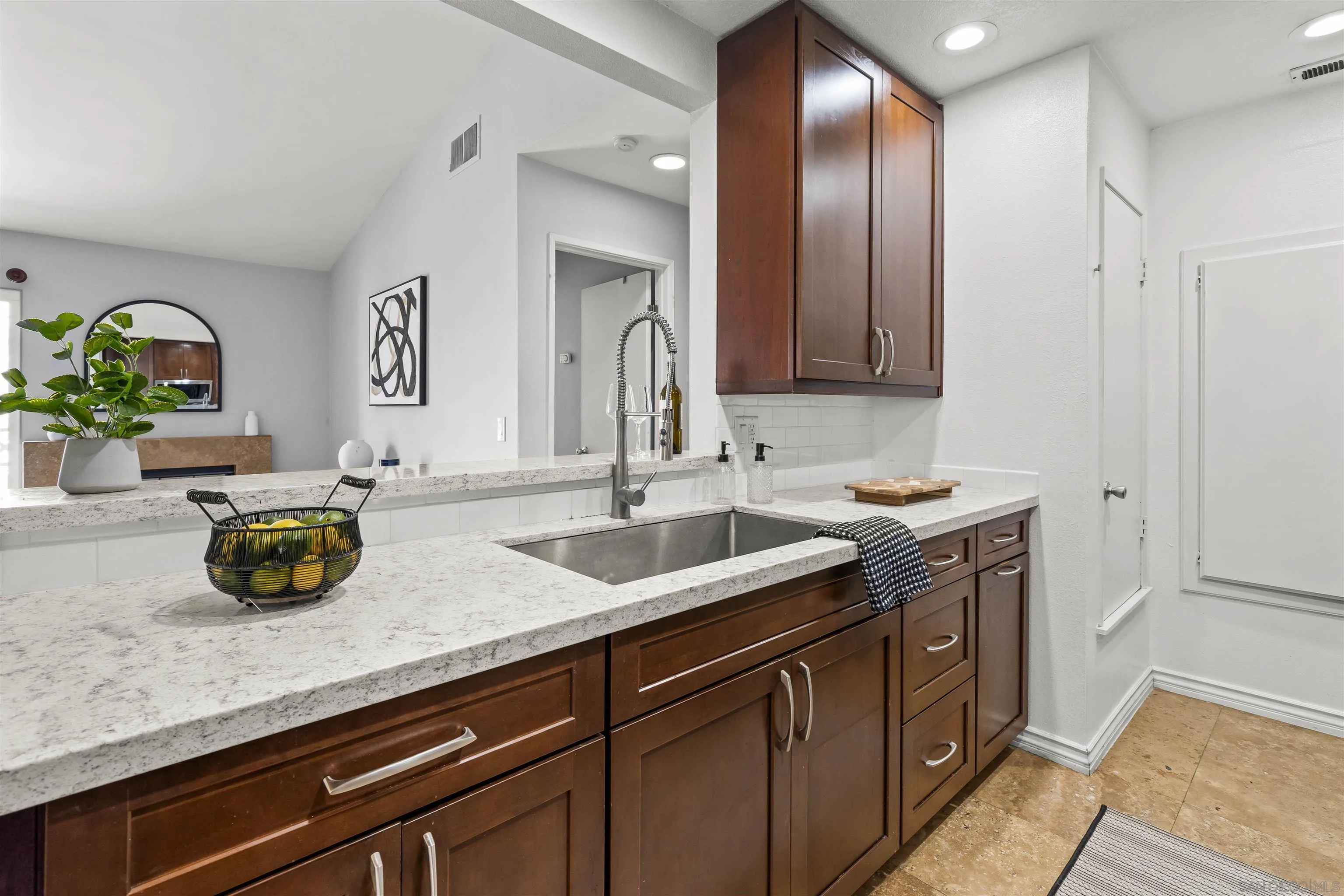 Photo #3: 260012166 Listing: Photo #3