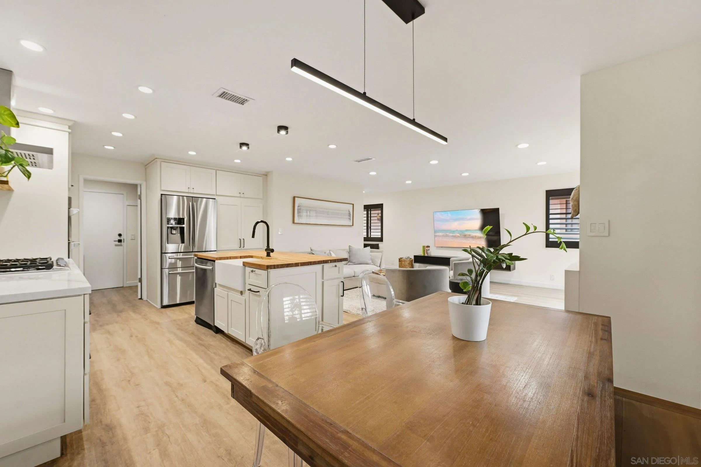 Photo #8: 260012168 Listing: Photo #8