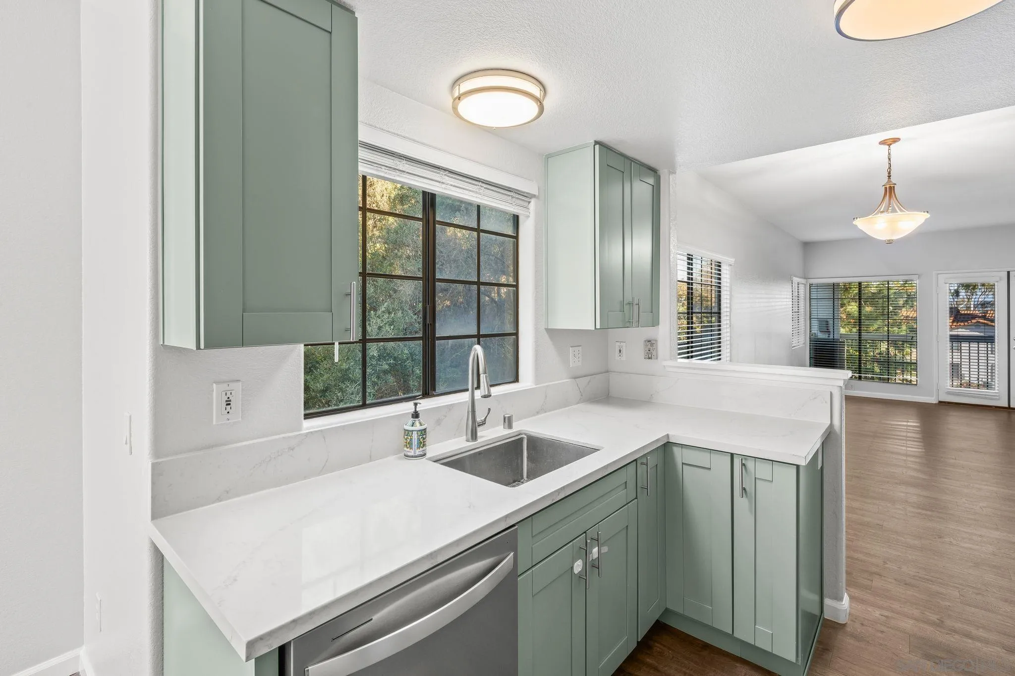 Photo #6: 260012178 Listing: Photo #6