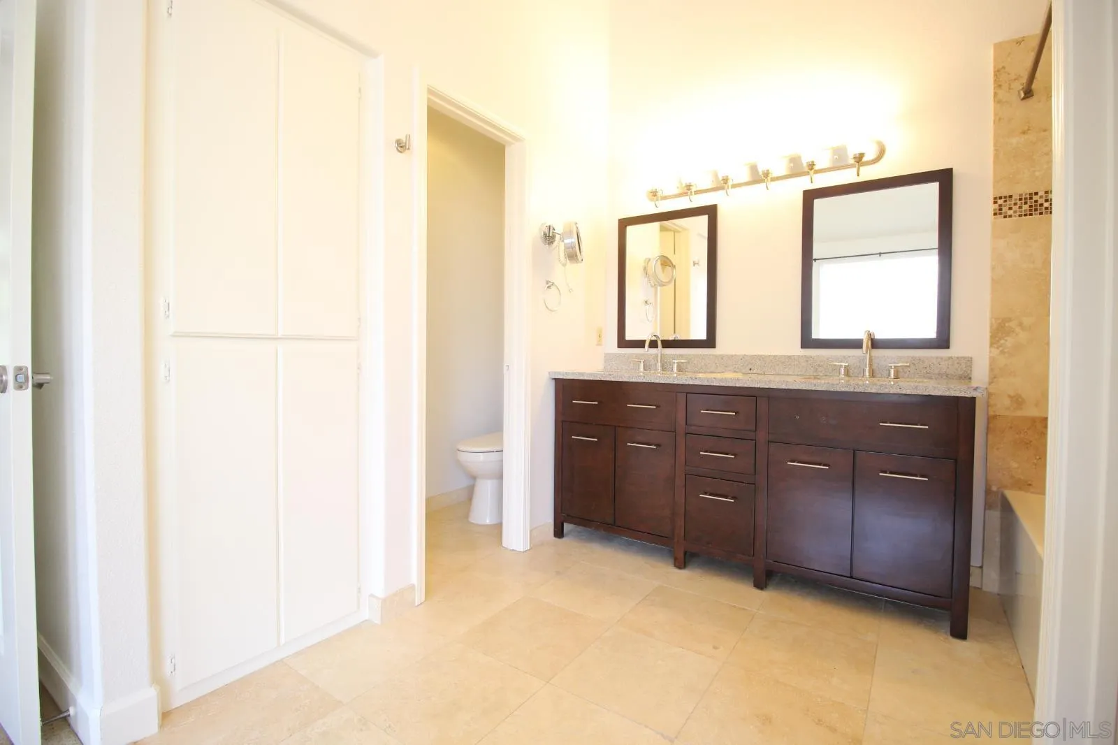Photo #8: 260012180 Listing: Photo #8
