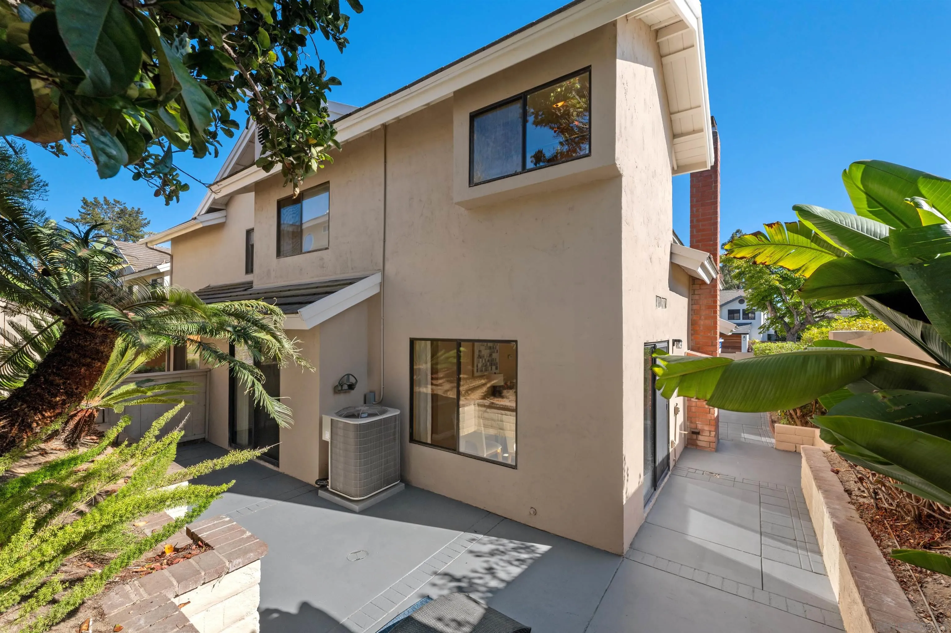 https://cdn.realtyfeed.com/cdn/127/260012181/17ca2708b0e05b19ff74031da2cbb4aa.webp