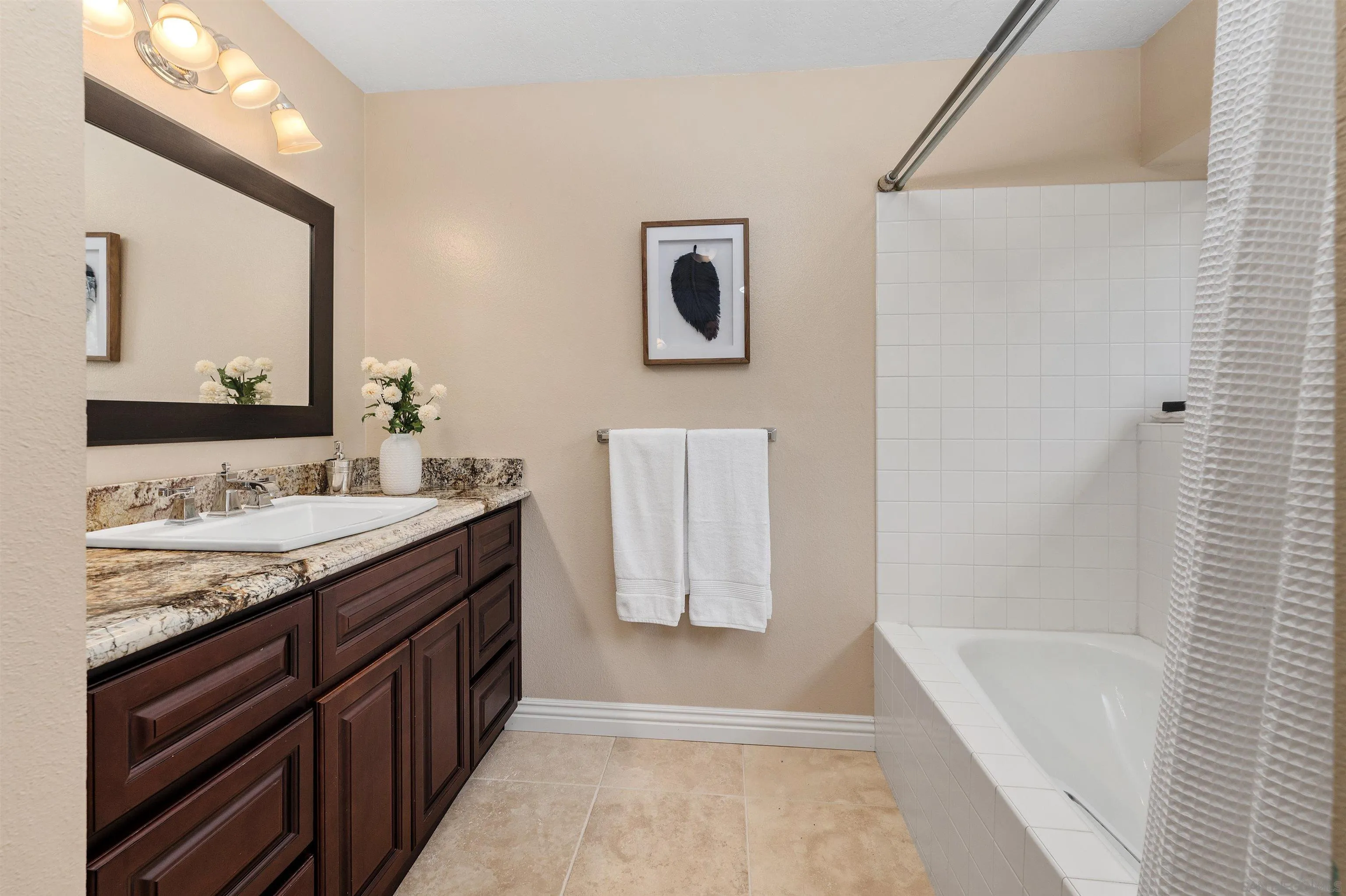 https://cdn.realtyfeed.com/cdn/127/260012181/2aa2997529174baa3ba7bdc941c98d00.webp