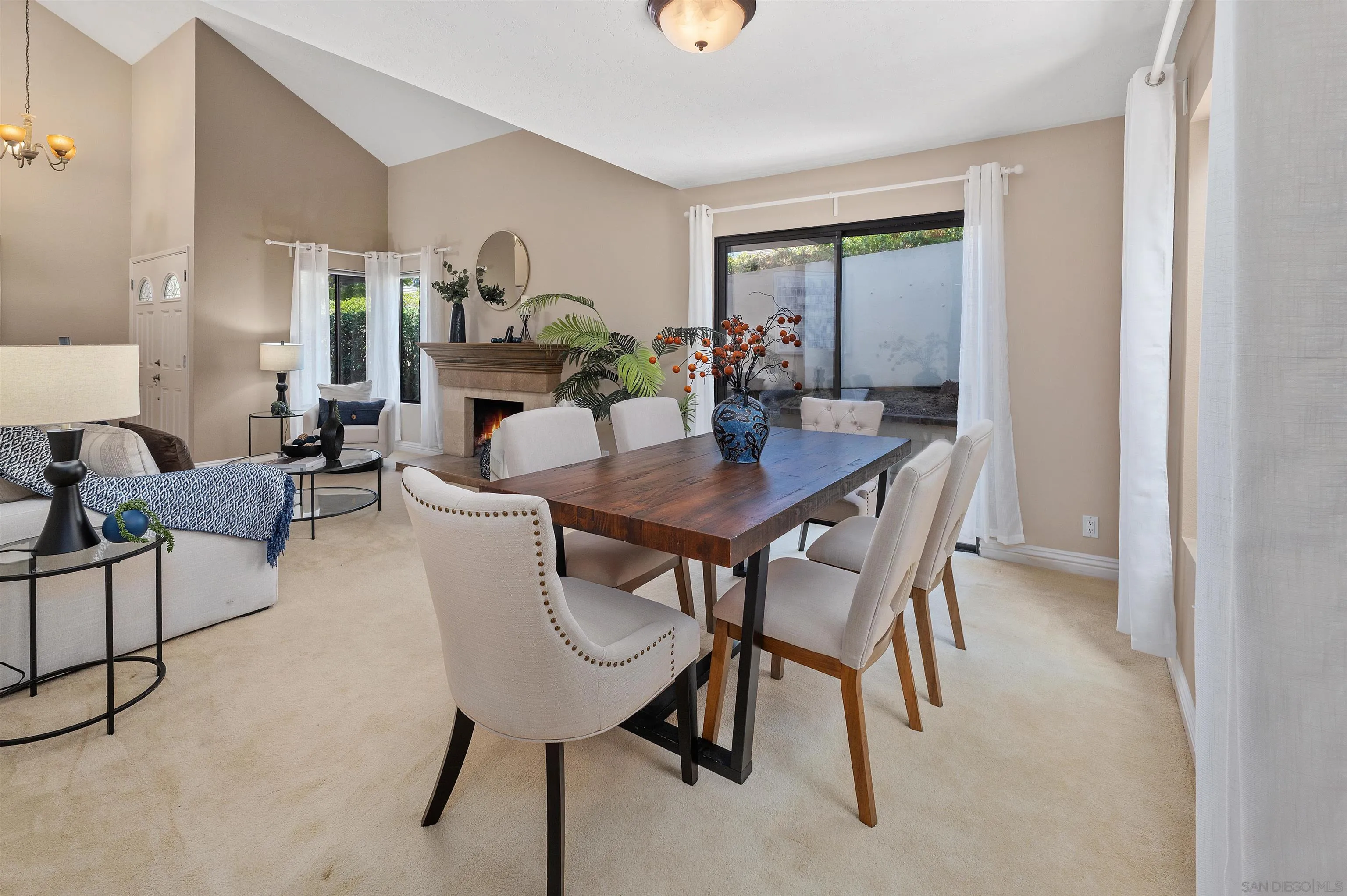 https://cdn.realtyfeed.com/cdn/127/260012181/502a16b8d94aaa9b5d5e1a8d3f32ba1e.webp
