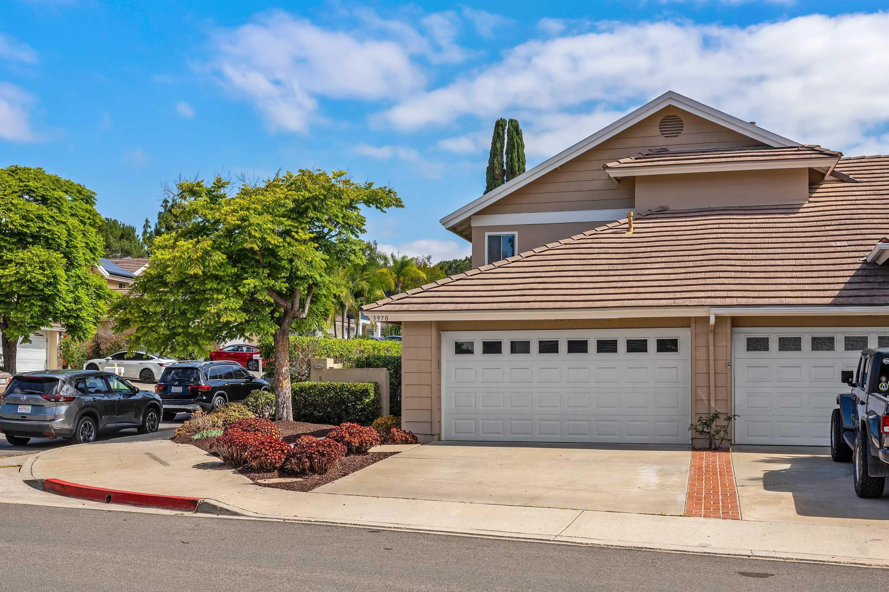 https://cdn.realtyfeed.com/cdn/127/260012181/717bab8fdc1f33cfb45b4c1e3f6c97d2.webp