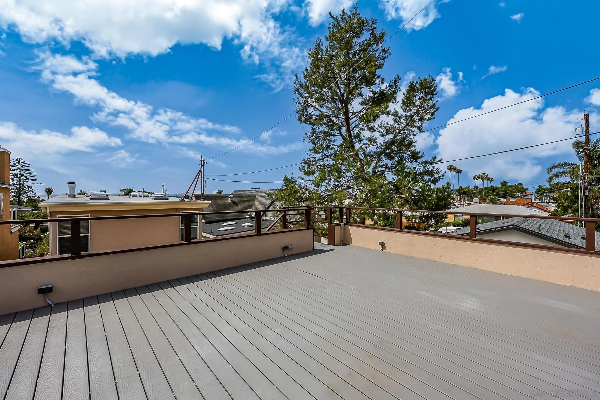 https://cdn.realtyfeed.com/cdn/127/260012189/2146ce0af6d2763329a8424adc31507c.webp