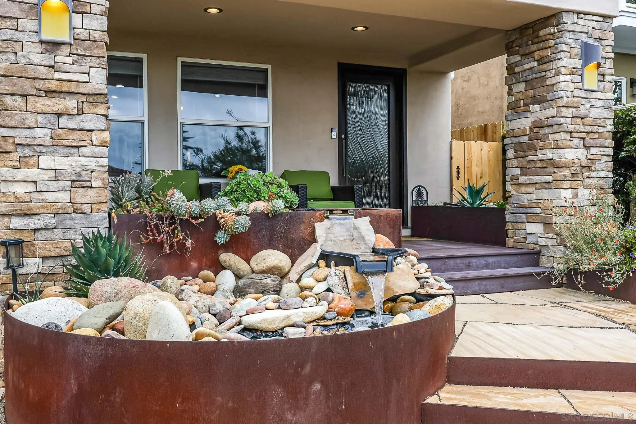https://cdn.realtyfeed.com/cdn/127/260012189/2ff89d2ad903834baf9e1892d81d2cd9.webp