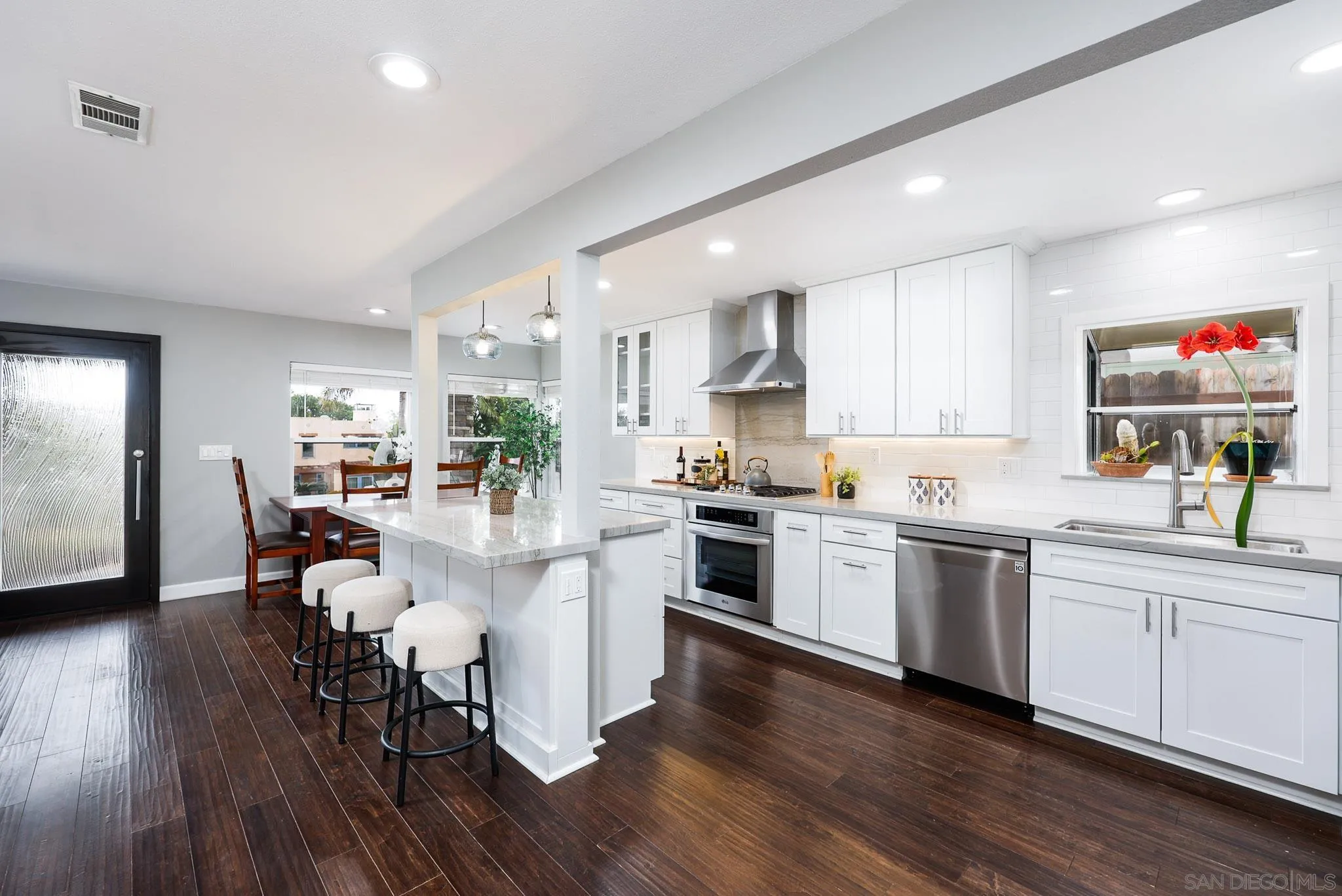 https://cdn.realtyfeed.com/cdn/127/260012189/4bc335c74c7c738ed02dbf389c5076c7.webp