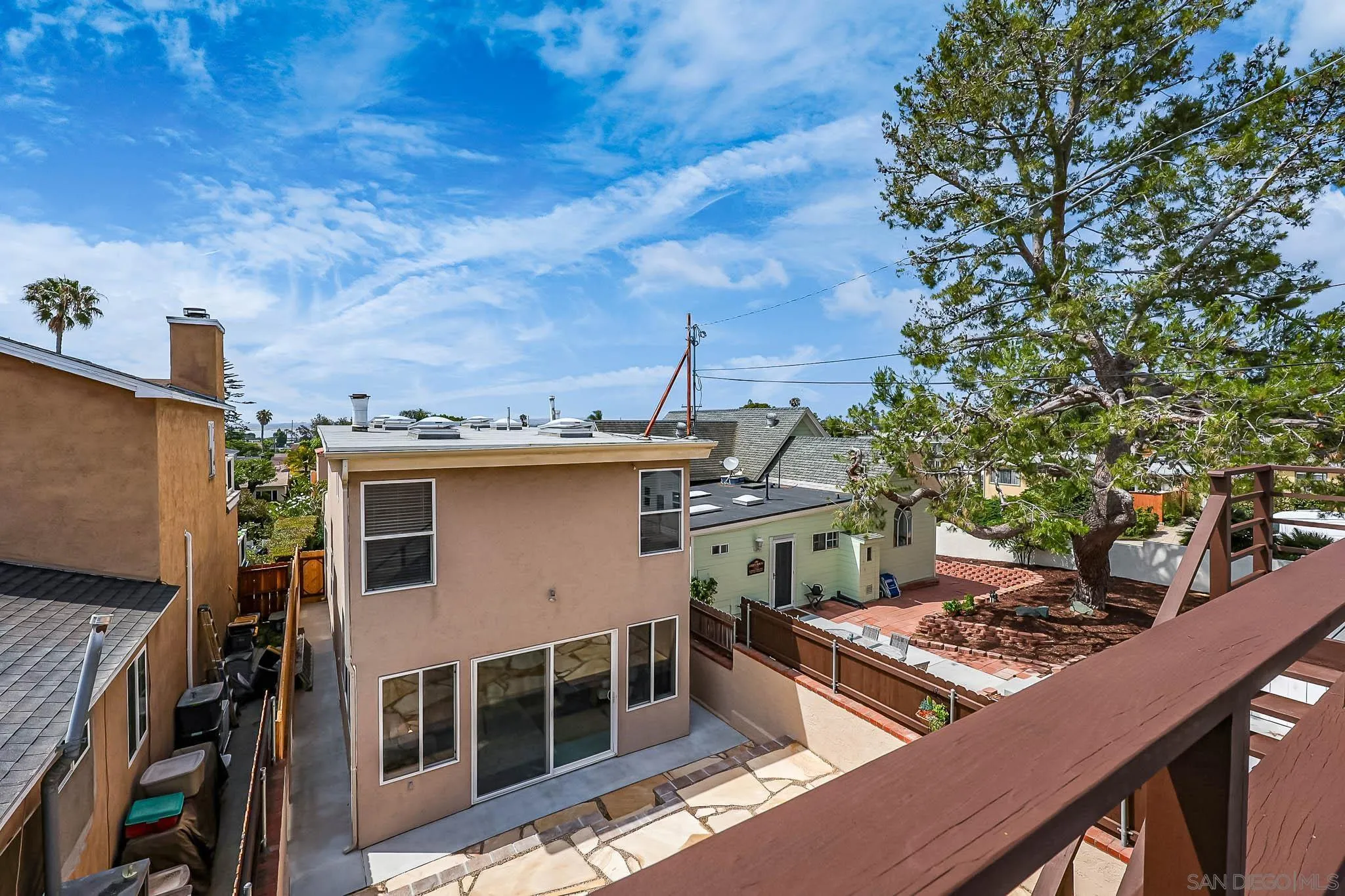 https://cdn.realtyfeed.com/cdn/127/260012189/4c122e50909b6d28b3d553b783eaa646.webp