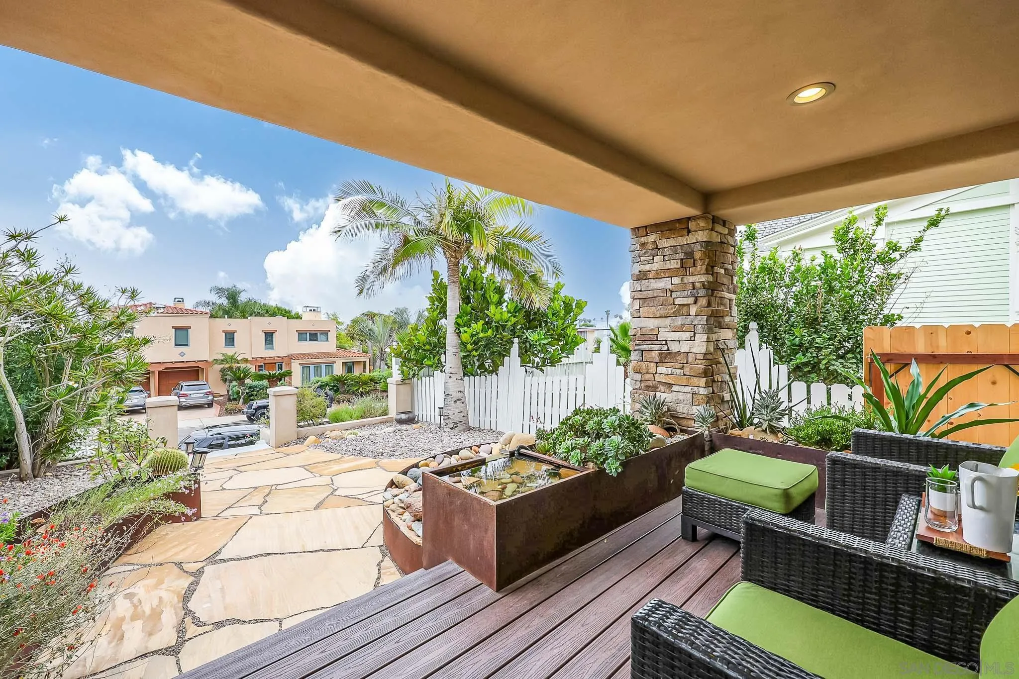https://cdn.realtyfeed.com/cdn/127/260012189/6da41e5bca713aed971437bcf21f1b38.webp
