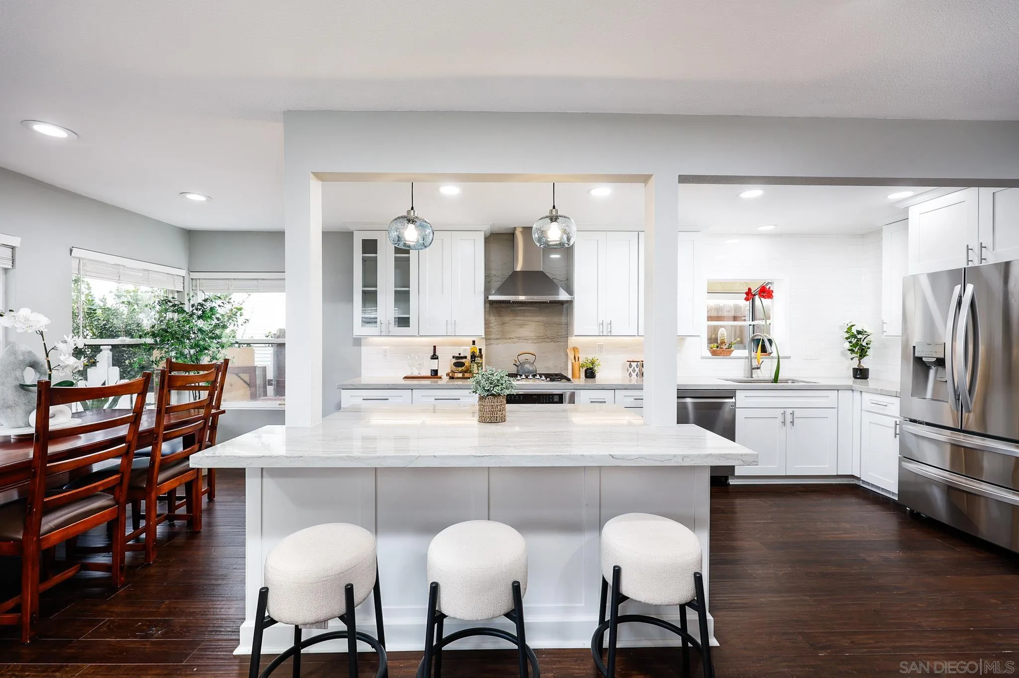 https://cdn.realtyfeed.com/cdn/127/260012189/7306e8ec598f8804dadeb44103c78463.webp