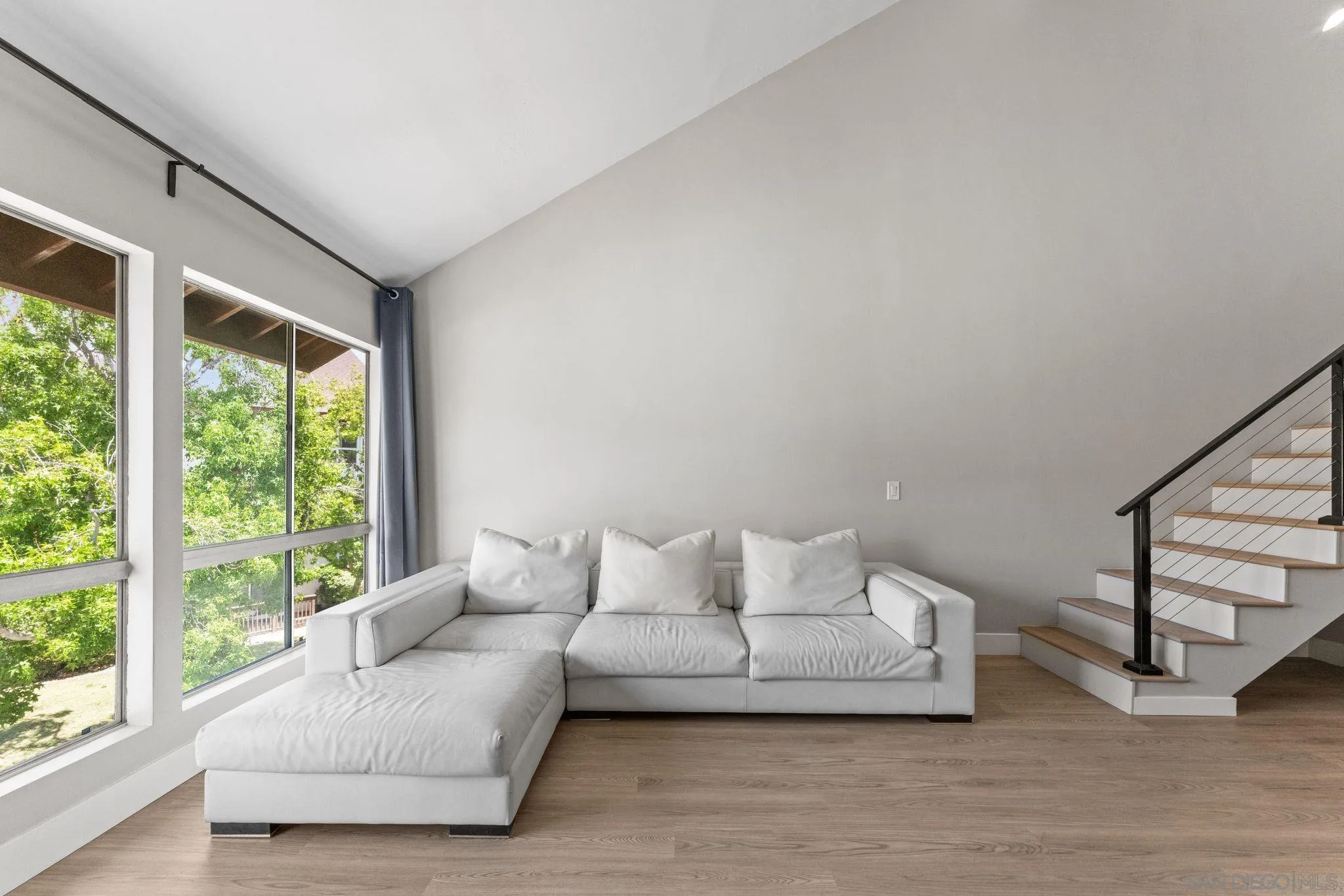 https://cdn.realtyfeed.com/cdn/127/260012190/d65bd24e1b1a9b5adb6304f76b9ed41f.webp