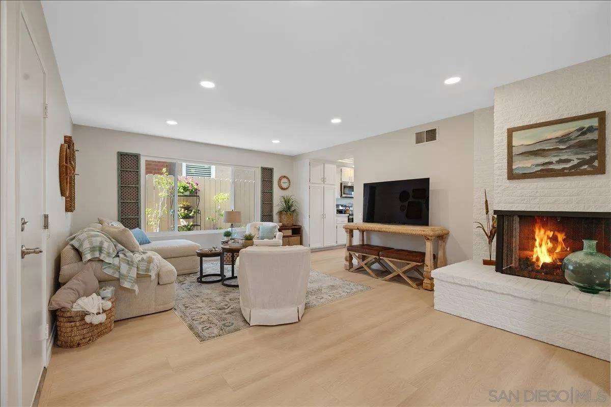 https://cdn.realtyfeed.com/cdn/127/260012191/2d19bcdff4fceb3ad2a40ffe224c59a6.webp