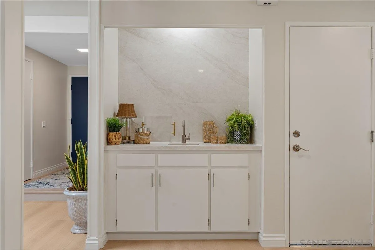 https://cdn.realtyfeed.com/cdn/127/260012191/54a4bd8f16a4e9efdd6574f2c1f17e56.webp