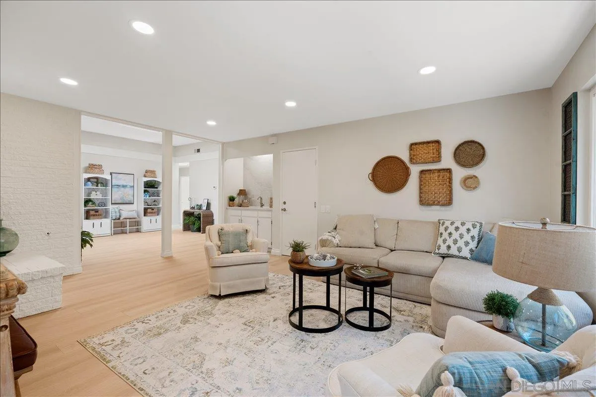 https://cdn.realtyfeed.com/cdn/127/260012191/a3bc89cc203d078063ff8261b01c9e22.webp