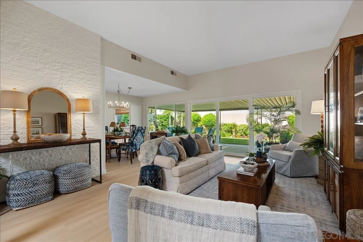 https://cdn.realtyfeed.com/cdn/127/260012191/c113248a5fffc752cdd591bd1f9c7552.webp