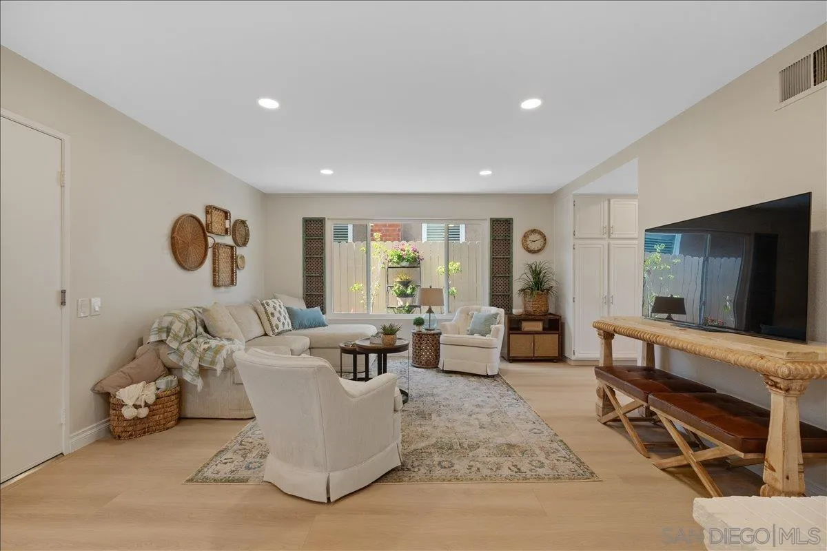 https://cdn.realtyfeed.com/cdn/127/260012191/e0cea0ac255cda04948511eb40ddd08e.webp