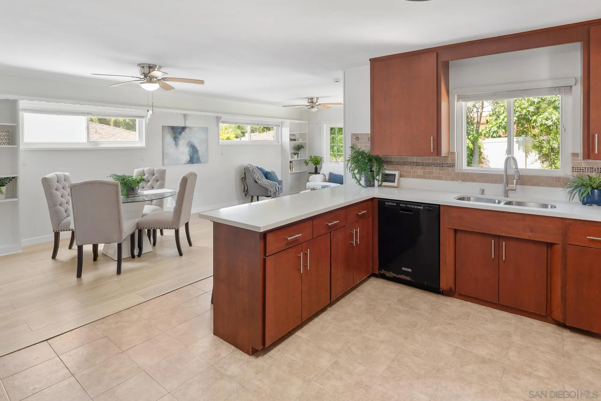 https://cdn.realtyfeed.com/cdn/127/260012192/22da286ff69b5837efb883cd337cf587.webp