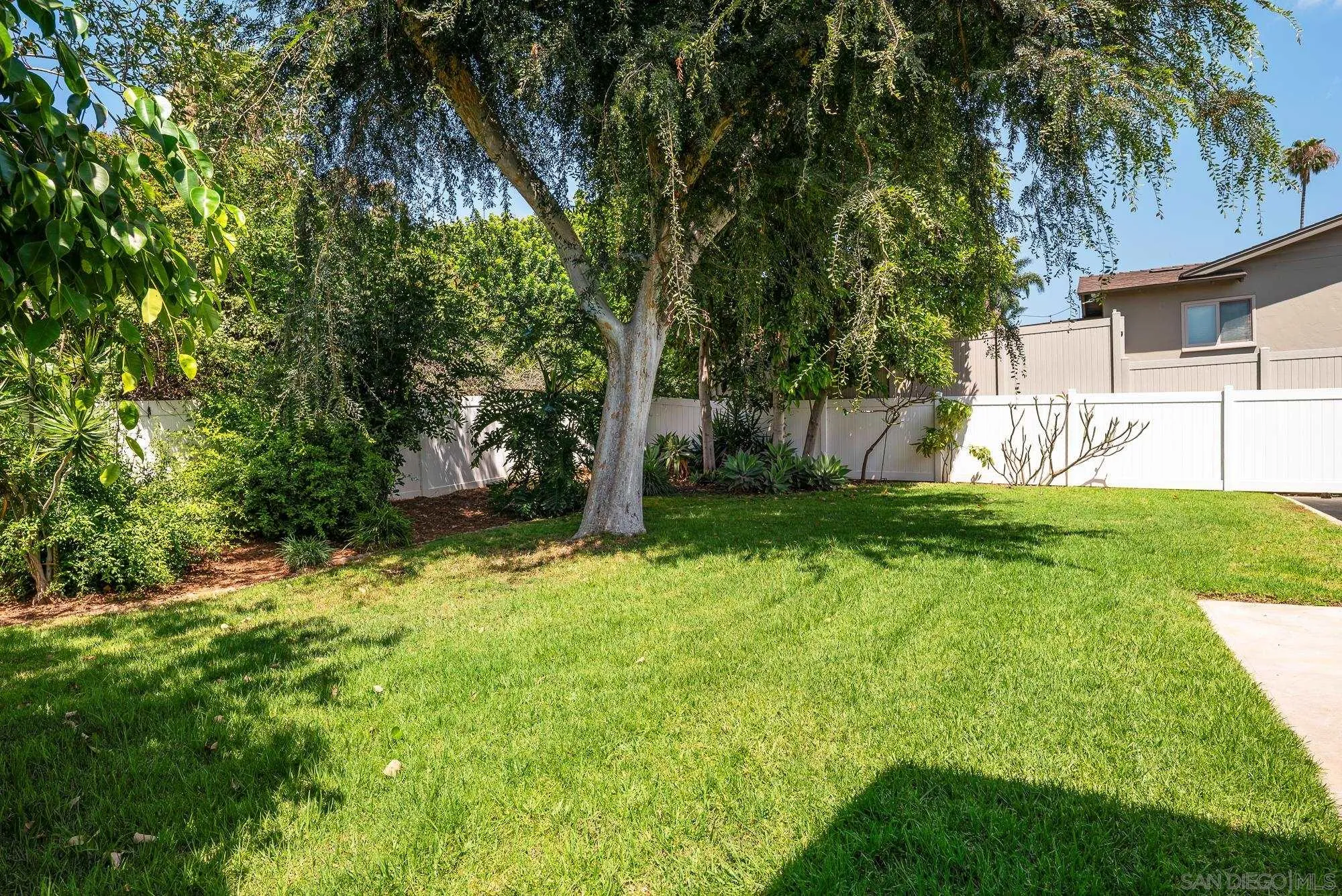 https://cdn.realtyfeed.com/cdn/127/260012192/5079f68c47d3eca0b5f6cb3d60b664bb.webp