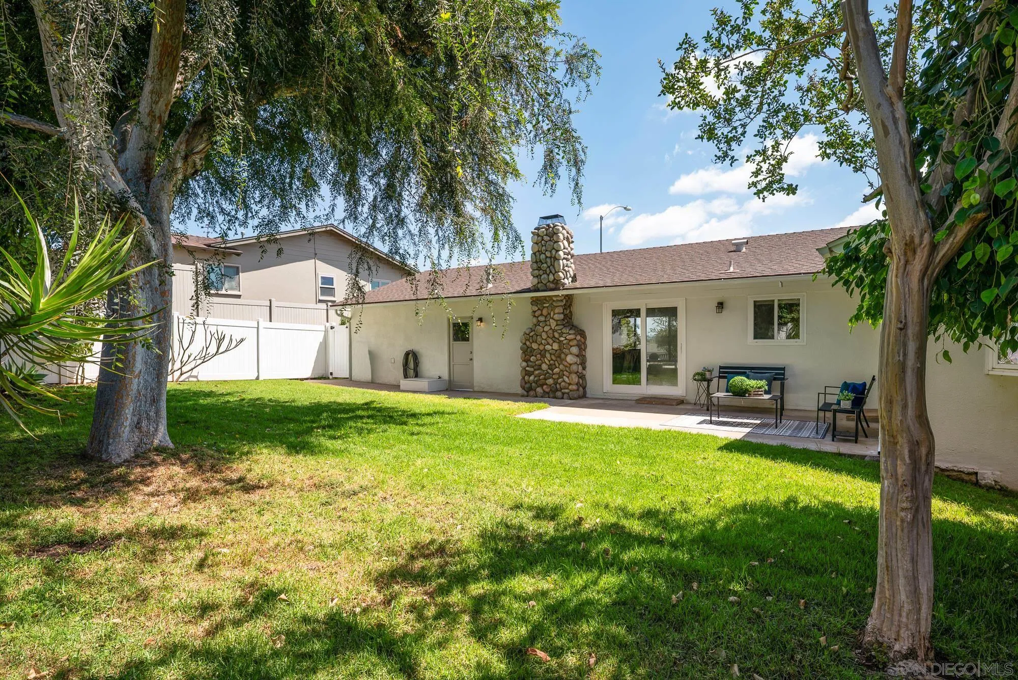https://cdn.realtyfeed.com/cdn/127/260012192/53d8695fd25d171b51137d2b5c38c467.webp