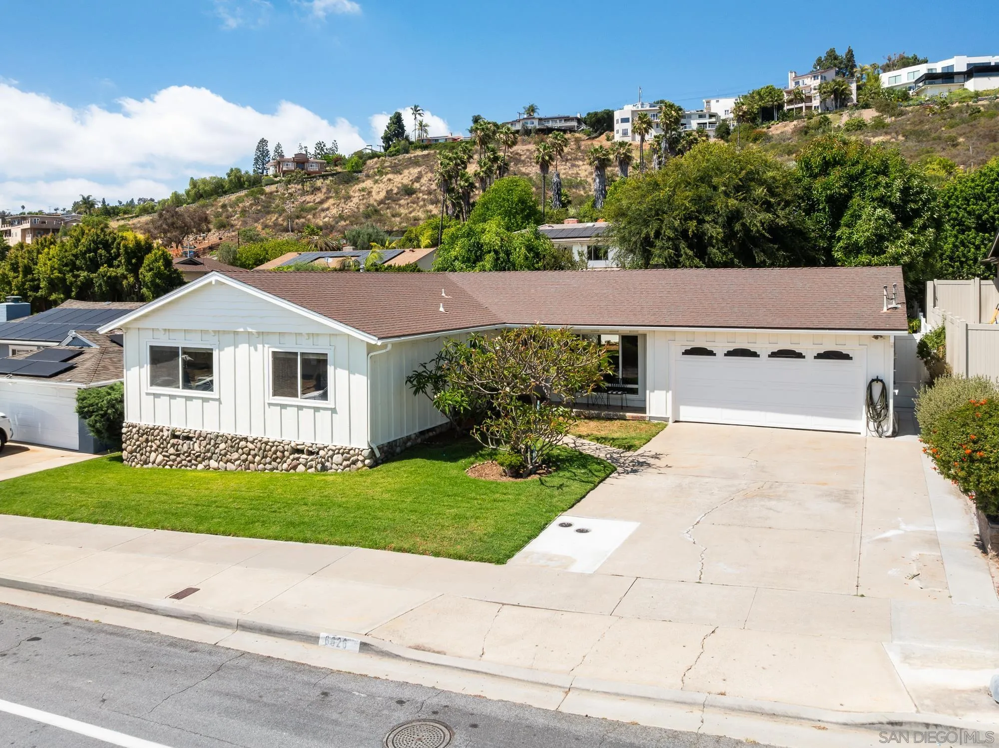 https://cdn.realtyfeed.com/cdn/127/260012192/83d117aac6507913e063a5d864ae24f5.webp