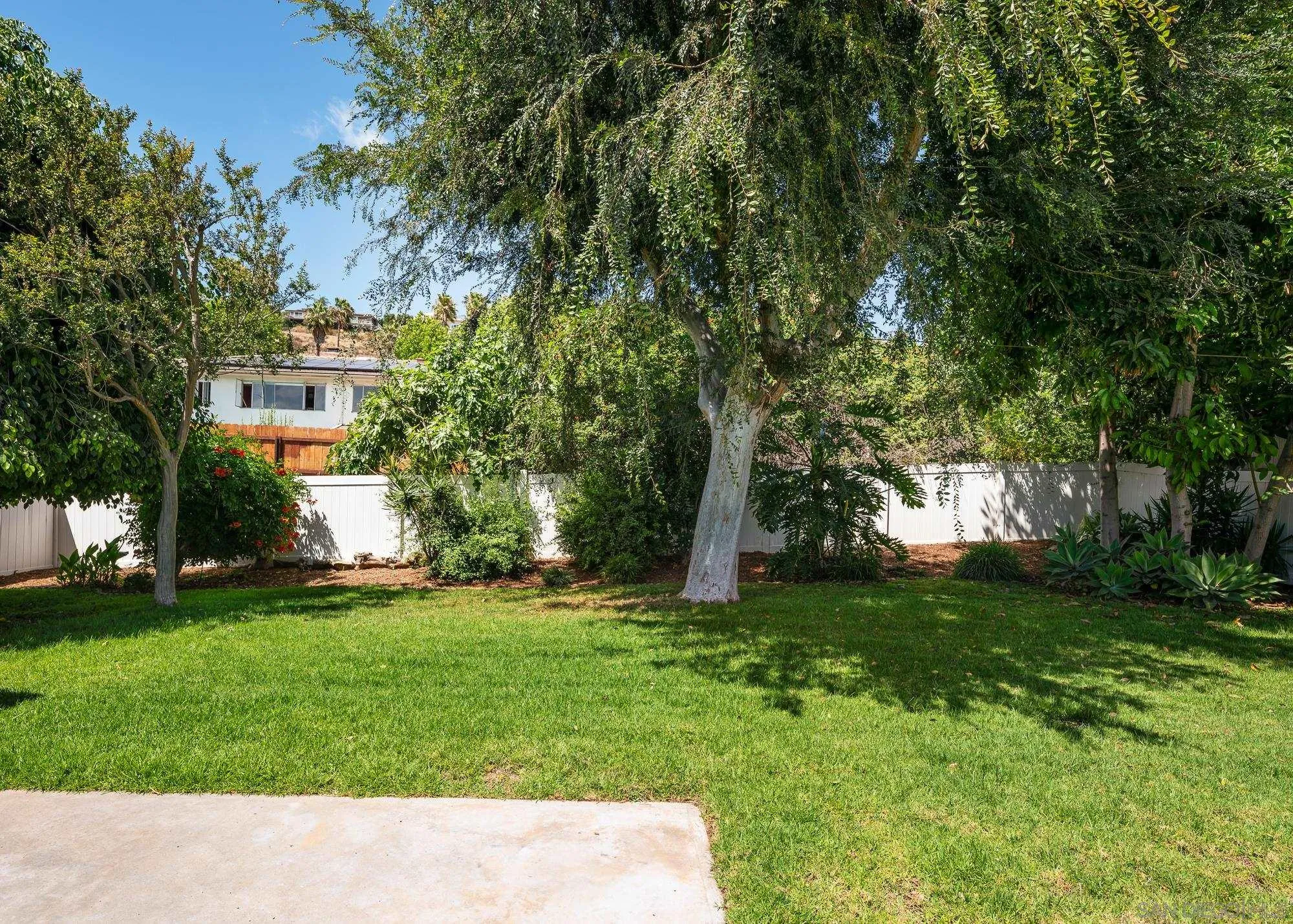 https://cdn.realtyfeed.com/cdn/127/260012192/8467b98de7a649a2e9f8fa6a330d5cfb.webp