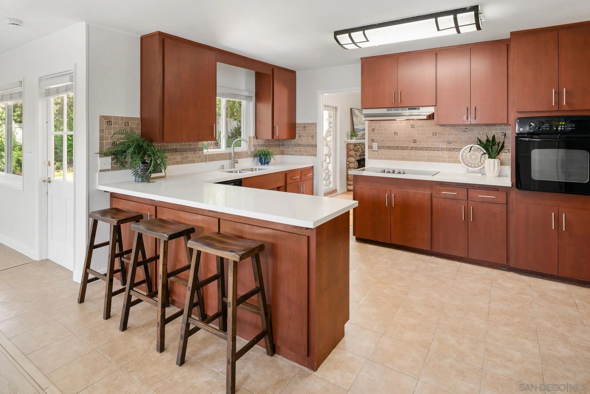 https://cdn.realtyfeed.com/cdn/127/260012192/ad0c82645dc8438f74502fc3e508ea47.webp