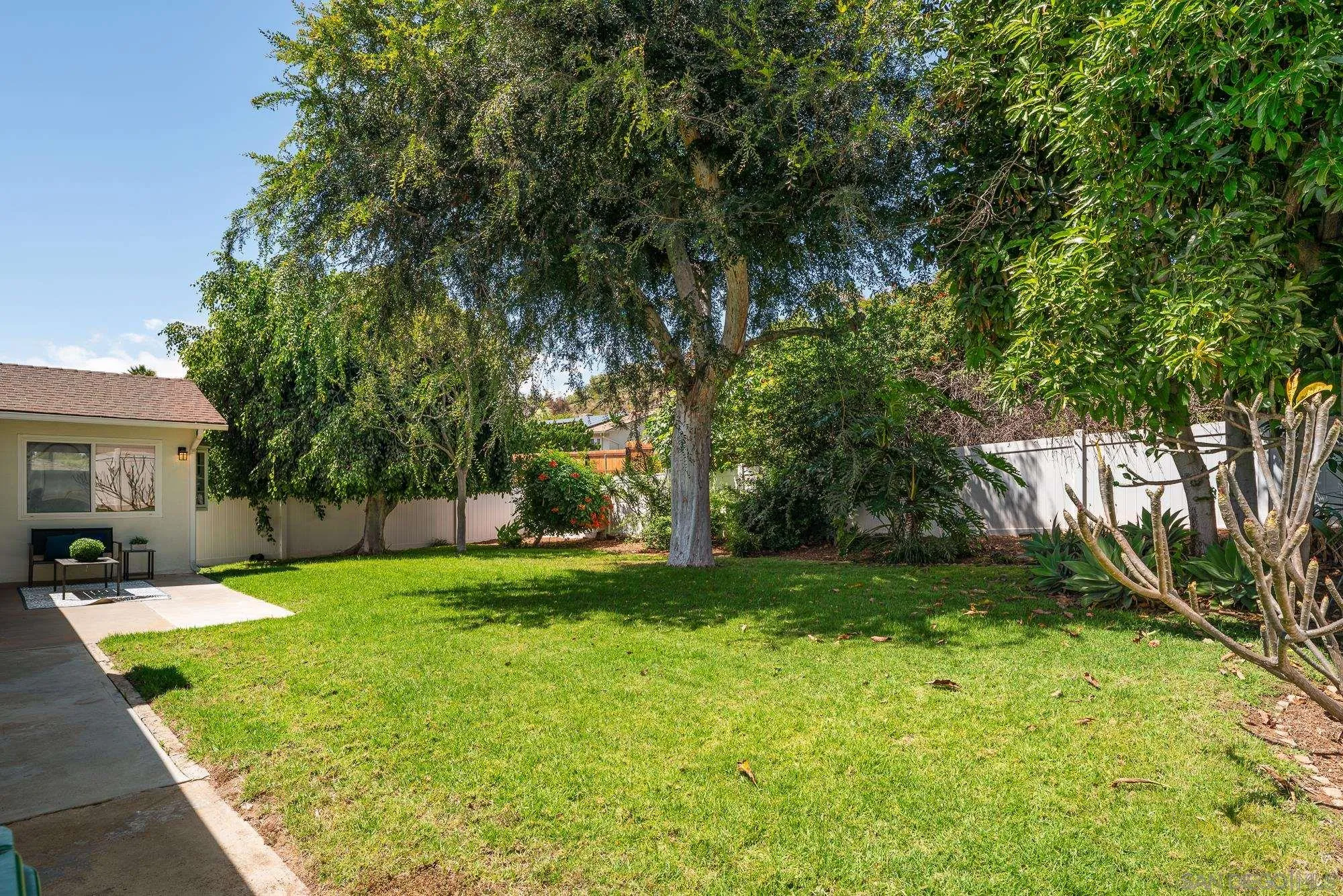https://cdn.realtyfeed.com/cdn/127/260012192/b2a6925d4498982fb2b2bb2620e53e5d.webp