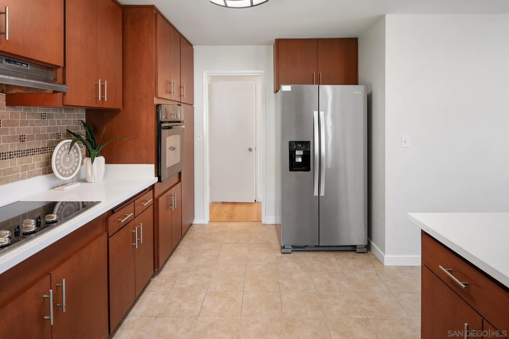 https://cdn.realtyfeed.com/cdn/127/260012192/b8cd17fa40626d04a40851de489384dd.webp