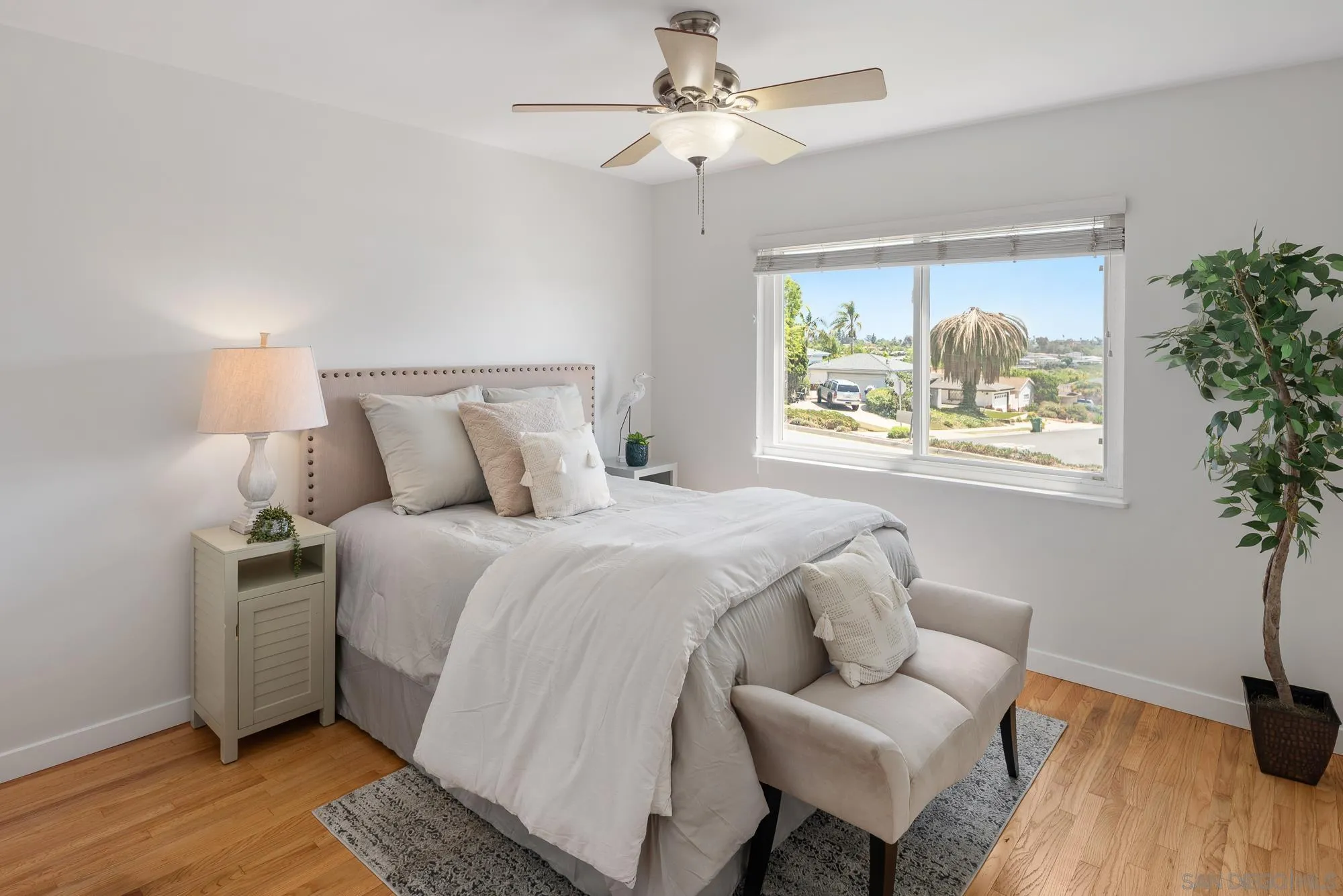 https://cdn.realtyfeed.com/cdn/127/260012192/c533e4167d32c1c308d012ff9857499d.webp