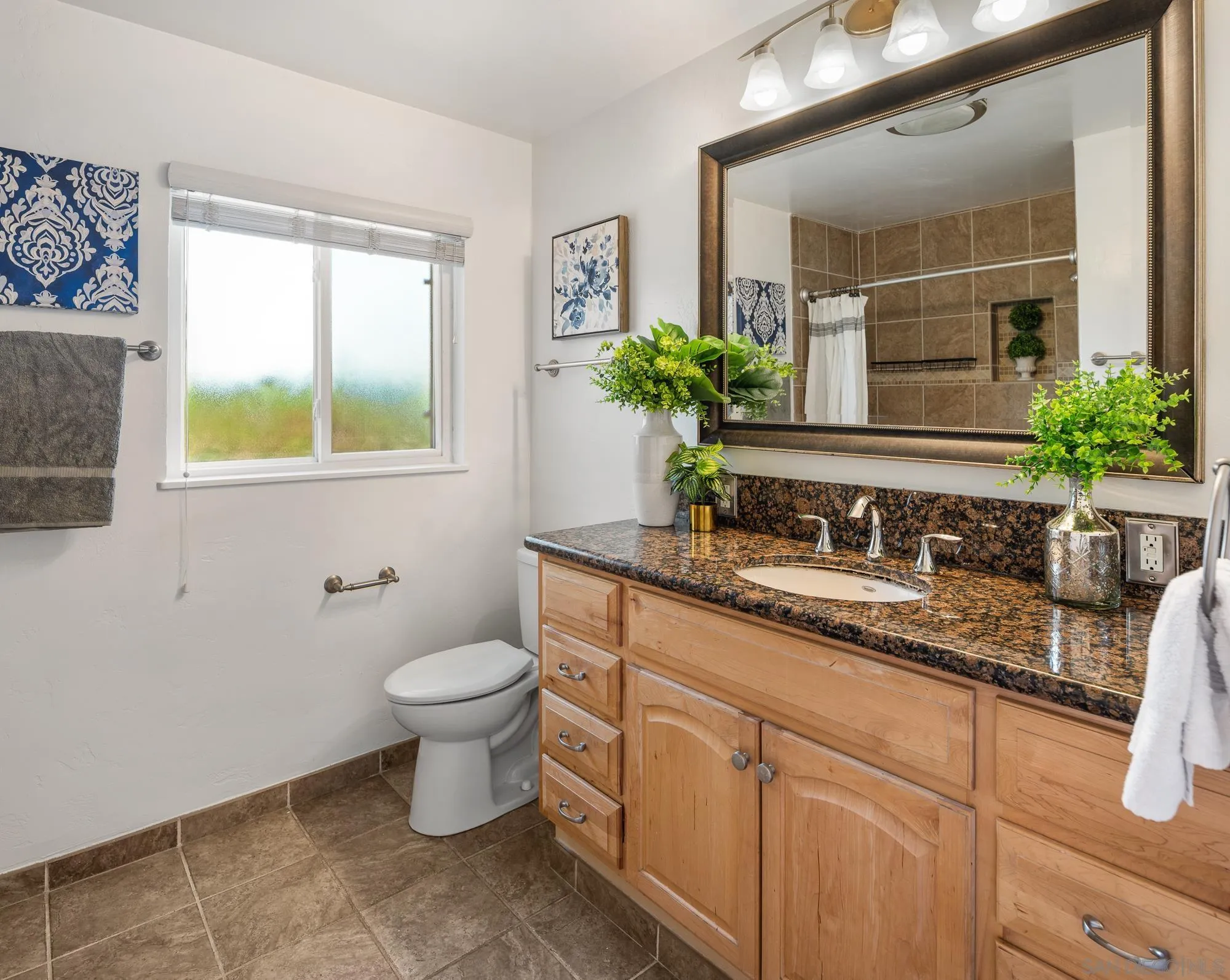 https://cdn.realtyfeed.com/cdn/127/260012192/df577b0943f7a7817cdfebf619ba2f9b.webp