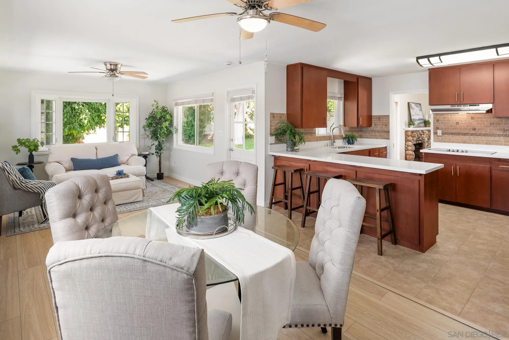 https://cdn.realtyfeed.com/cdn/127/260012192/e4f298d12a12821cf11a129c48d72d37.webp