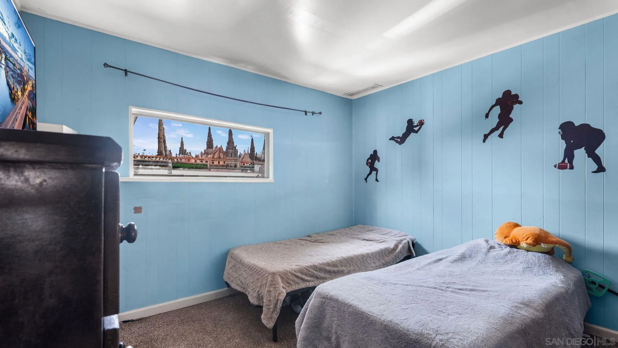 https://cdn.realtyfeed.com/cdn/127/260012194/8b3a3bc08dc55cbfc1c097569e95de2e.webp