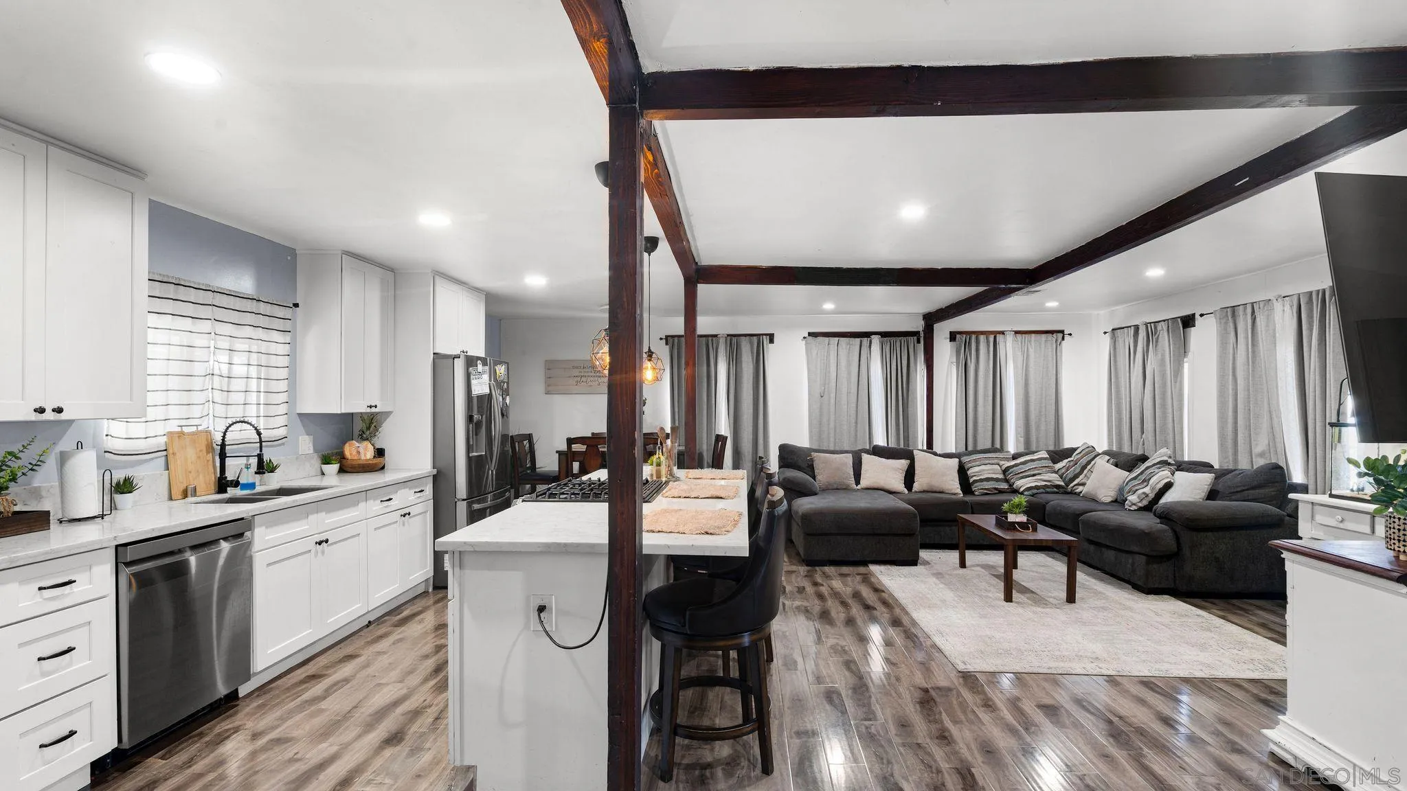 https://cdn.realtyfeed.com/cdn/127/260012194/ae3a747c7f78da5b6e61ff0a6c05be86.webp