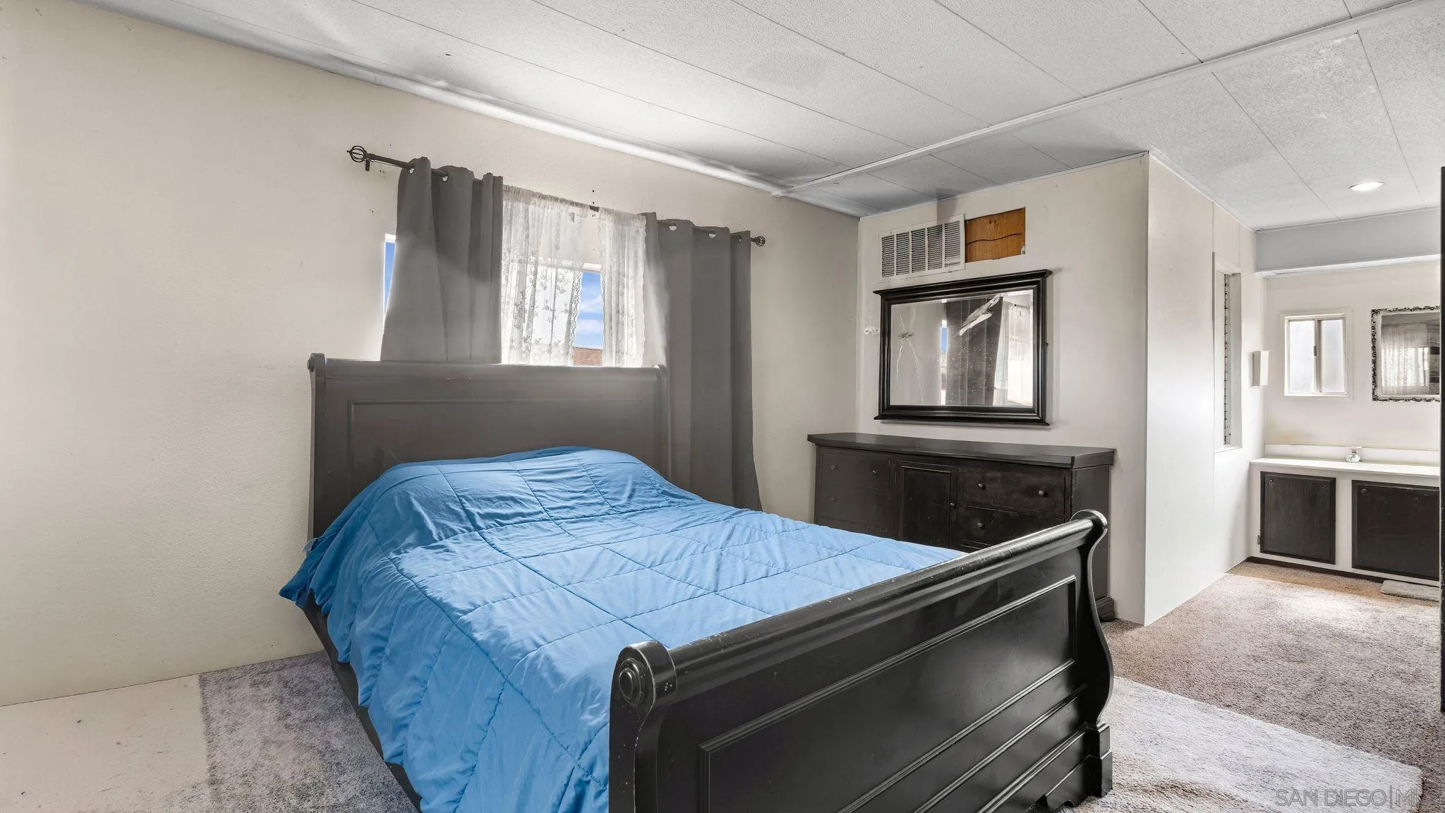 https://cdn.realtyfeed.com/cdn/127/260012194/baff92e54a95982f5cbd7680b057557f.webp