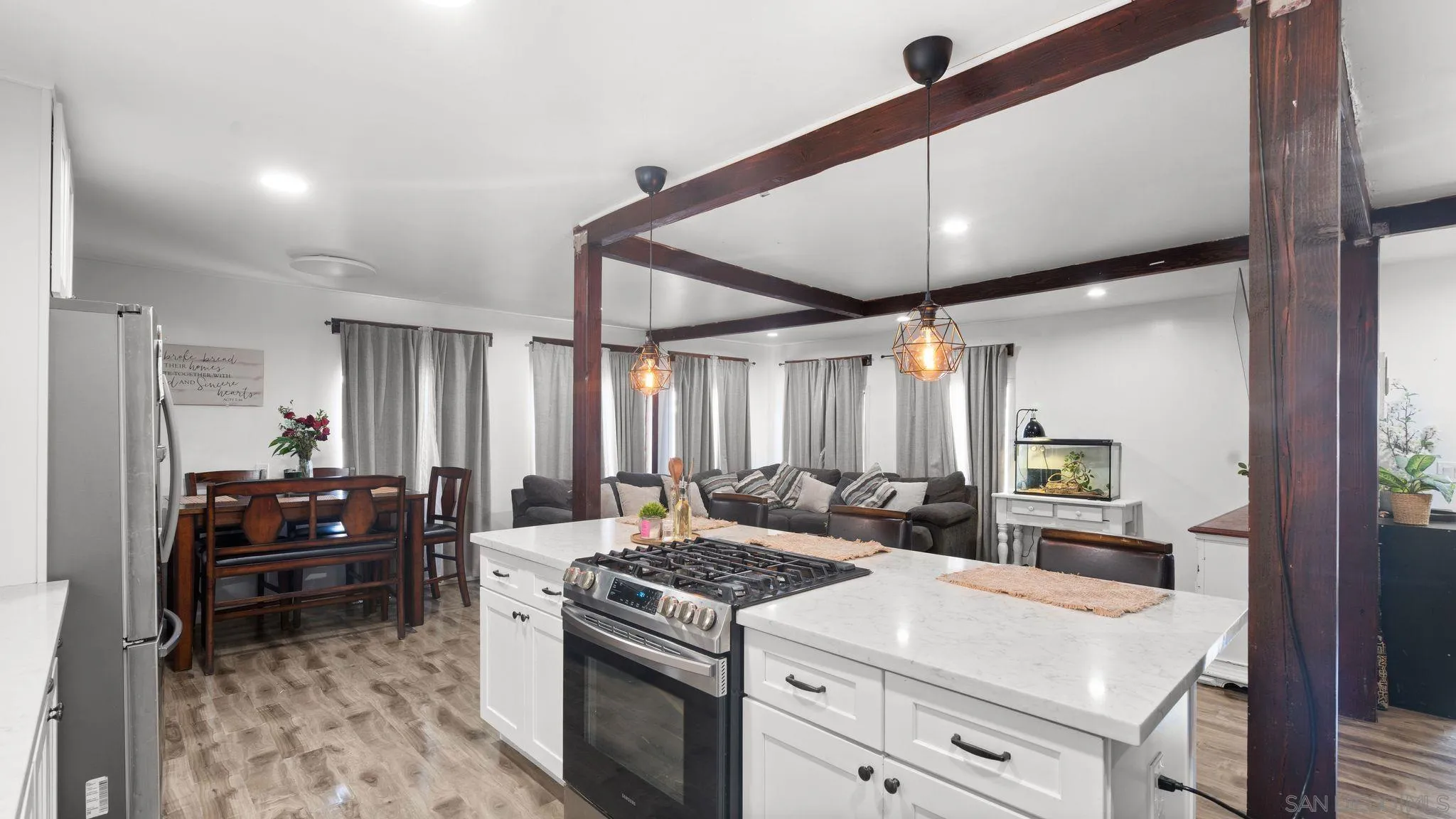 https://cdn.realtyfeed.com/cdn/127/260012194/e7899a1ceda6ad90979a34c071a3477f.webp