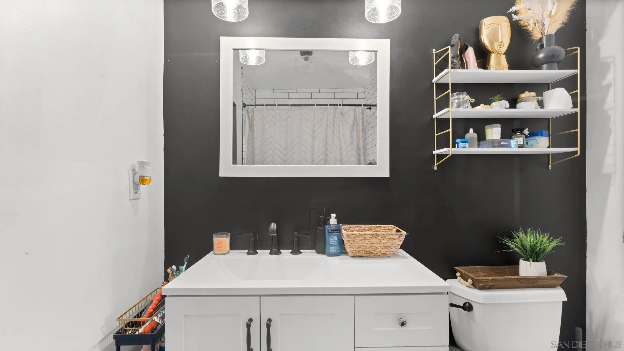 https://cdn.realtyfeed.com/cdn/127/260012194/edbb8970b81f9df31926c72c1c1e84b6.webp