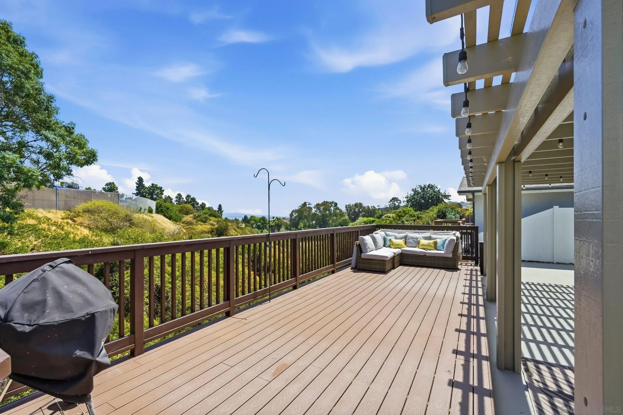 https://cdn.realtyfeed.com/cdn/127/260012197/1007493b2de736a5b5657cf092b97aa5.webp