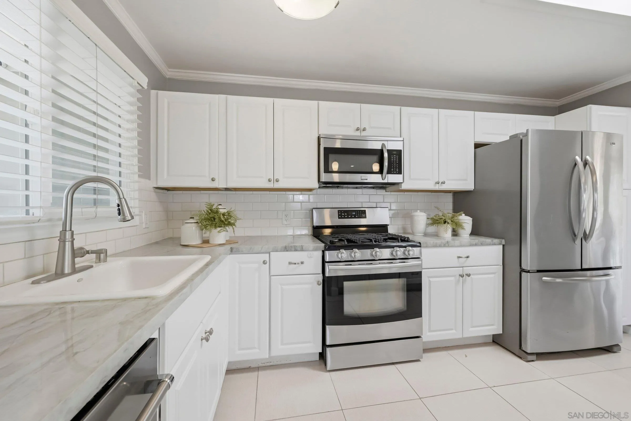 https://cdn.realtyfeed.com/cdn/127/260012197/1ea043490a29d3a05e496e20a2624549.webp