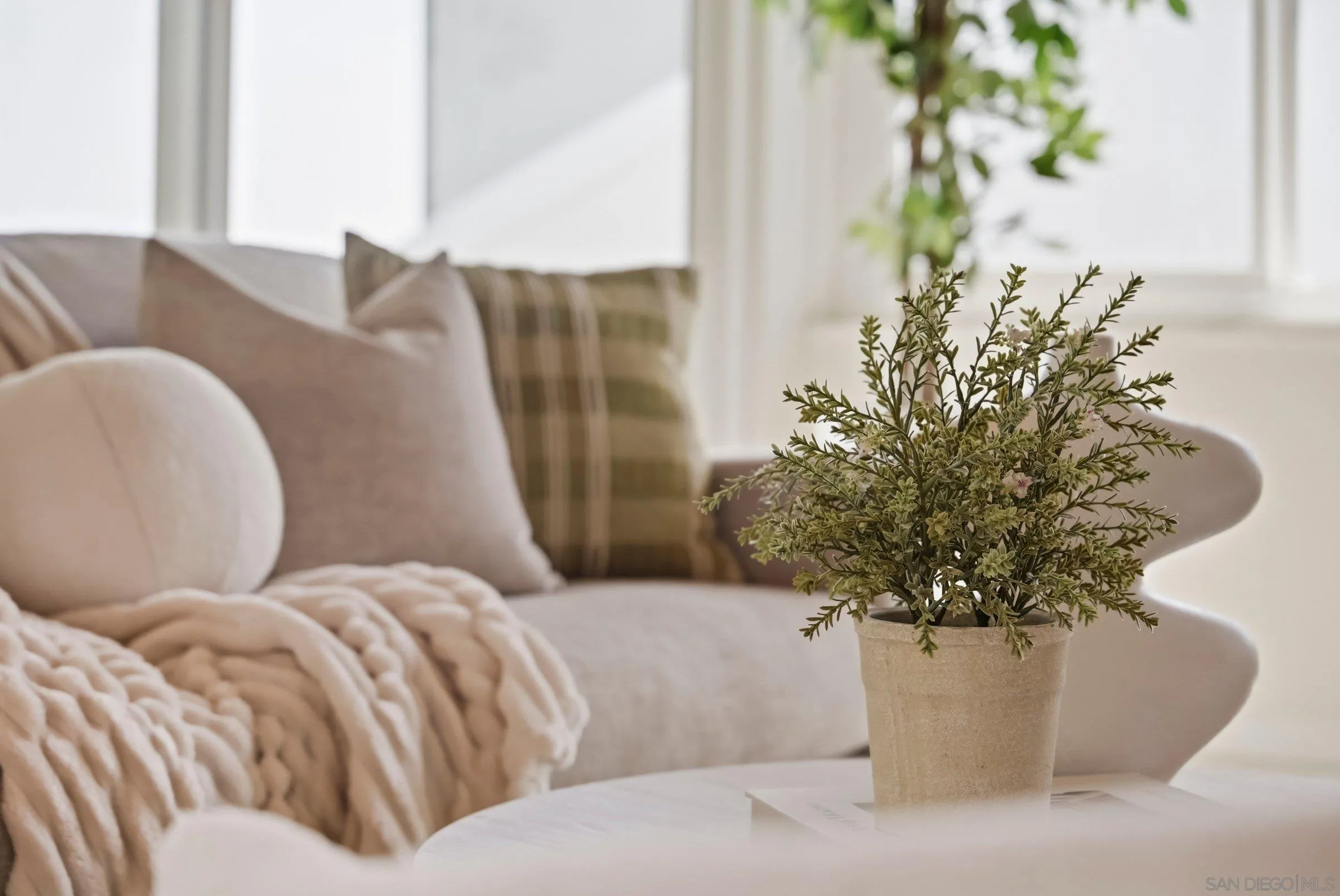 https://cdn.realtyfeed.com/cdn/127/260012197/2f6f96f0106a55063dd892c1f917a973.webp