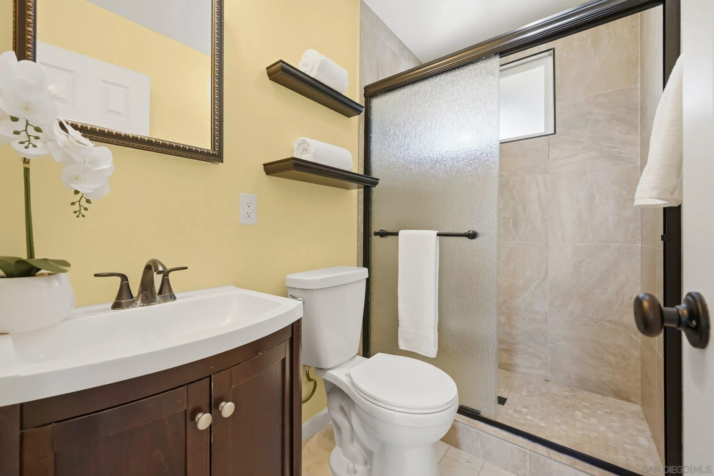 https://cdn.realtyfeed.com/cdn/127/260012197/451ace3eaf898fafbee2b4fd6a08c223.webp