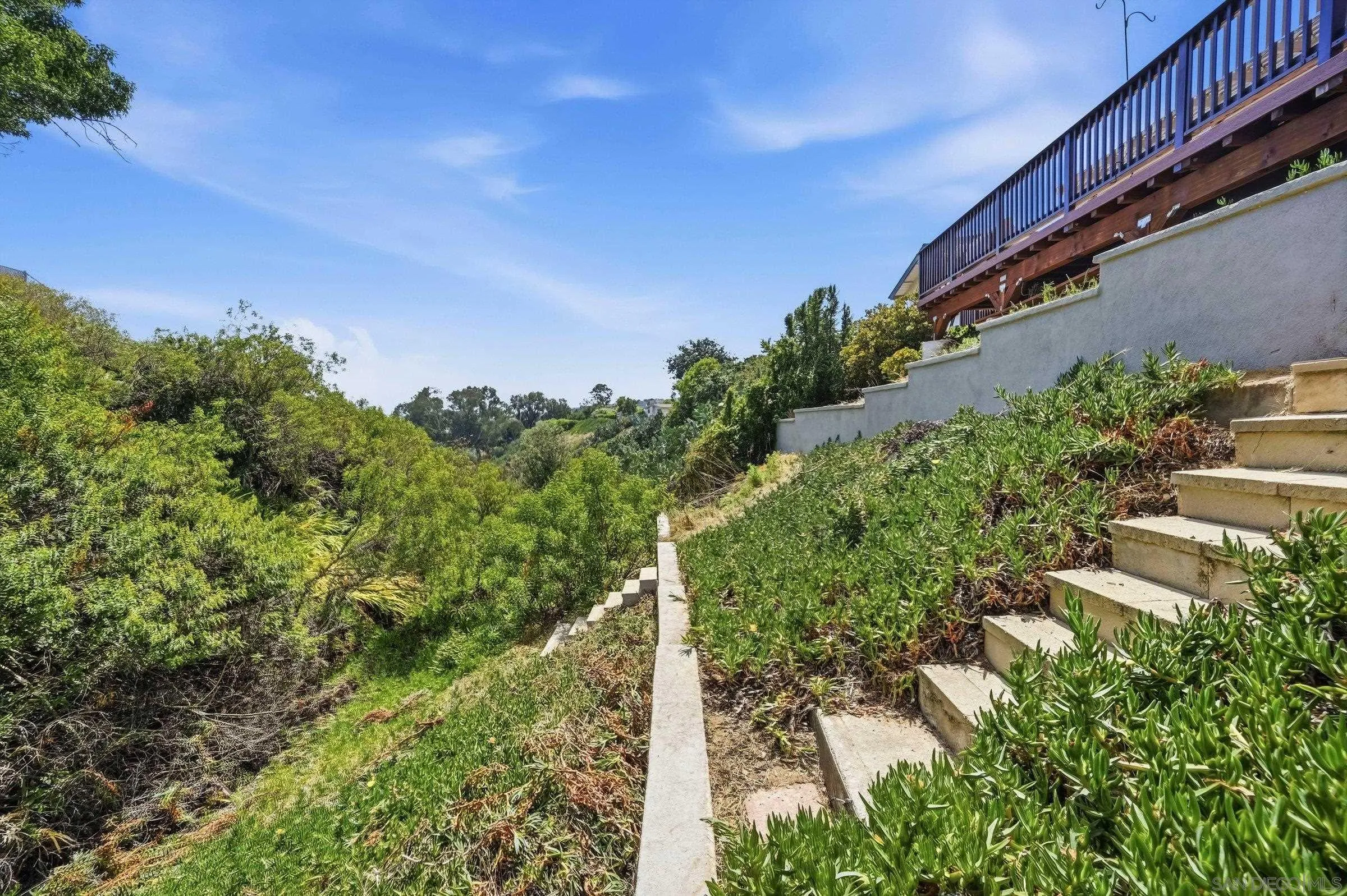 https://cdn.realtyfeed.com/cdn/127/260012197/57ab24fa128116a9457851c7461f222a.webp