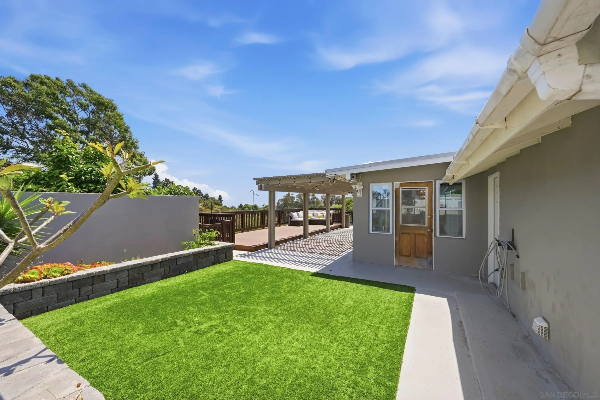 https://cdn.realtyfeed.com/cdn/127/260012197/77ffa63d6cb3e9eecb217b8c0d6ab2e6.webp