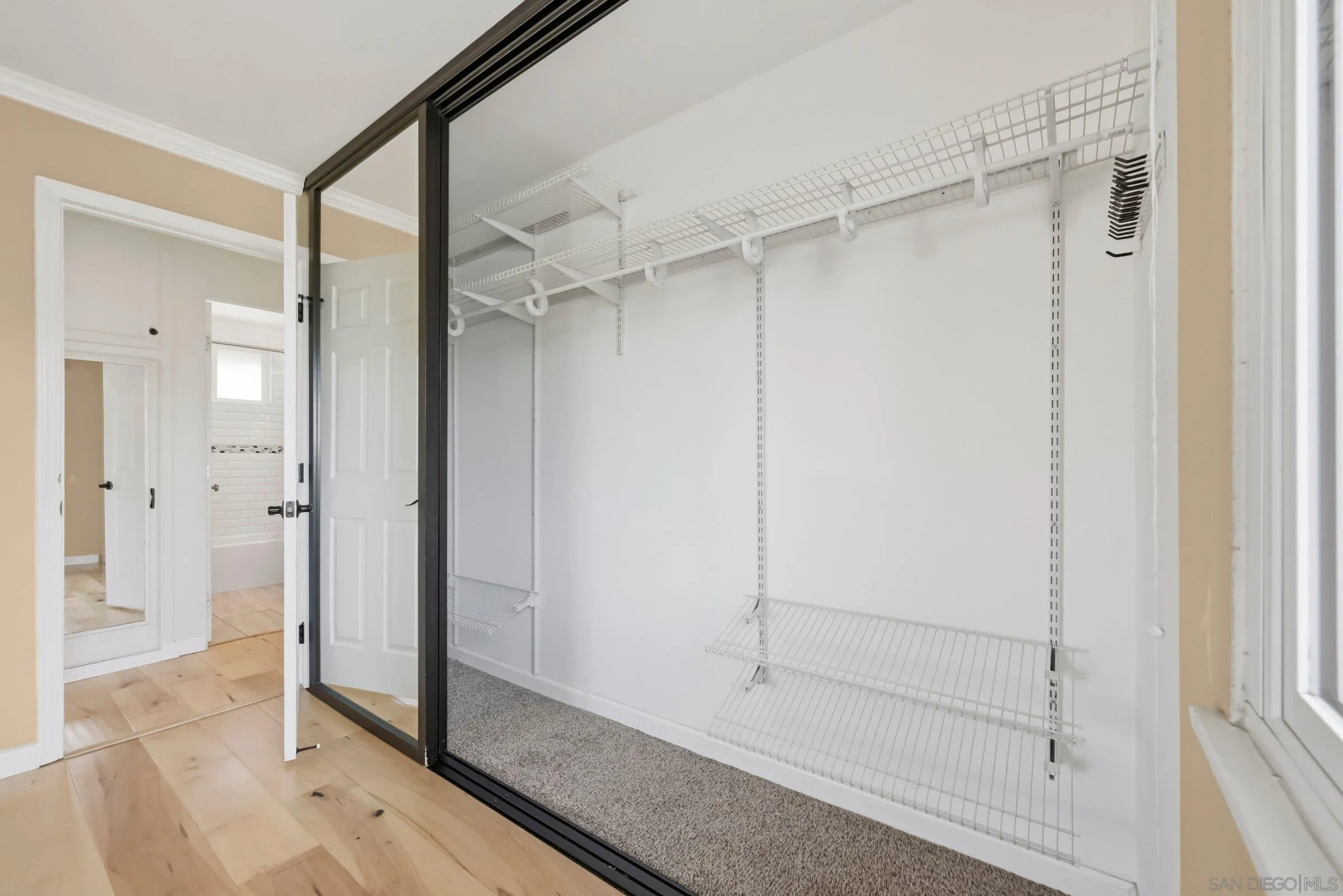 https://cdn.realtyfeed.com/cdn/127/260012197/ee4d718c870285dce4427d9ef09f68ed.webp