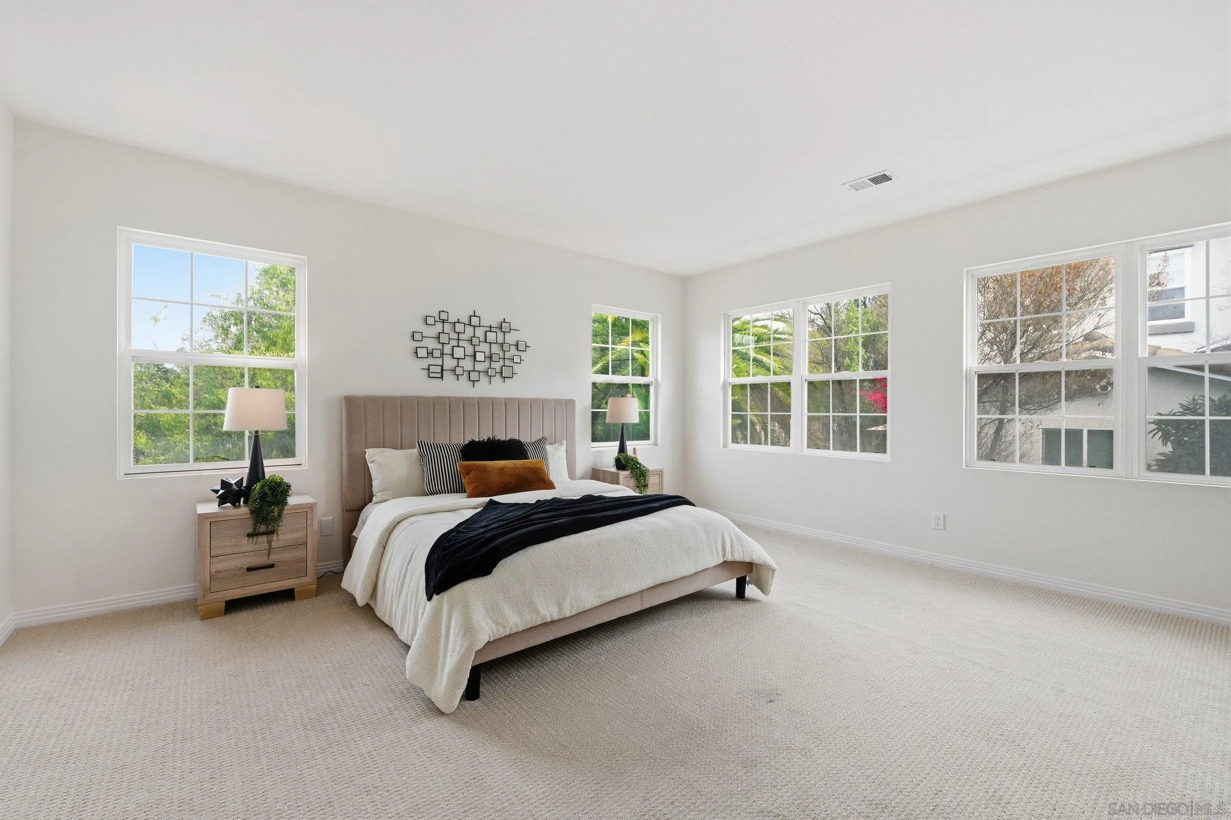 https://cdn.realtyfeed.com/cdn/127/2600122/36f0f07647344e0fcc218a41a055d991.webp