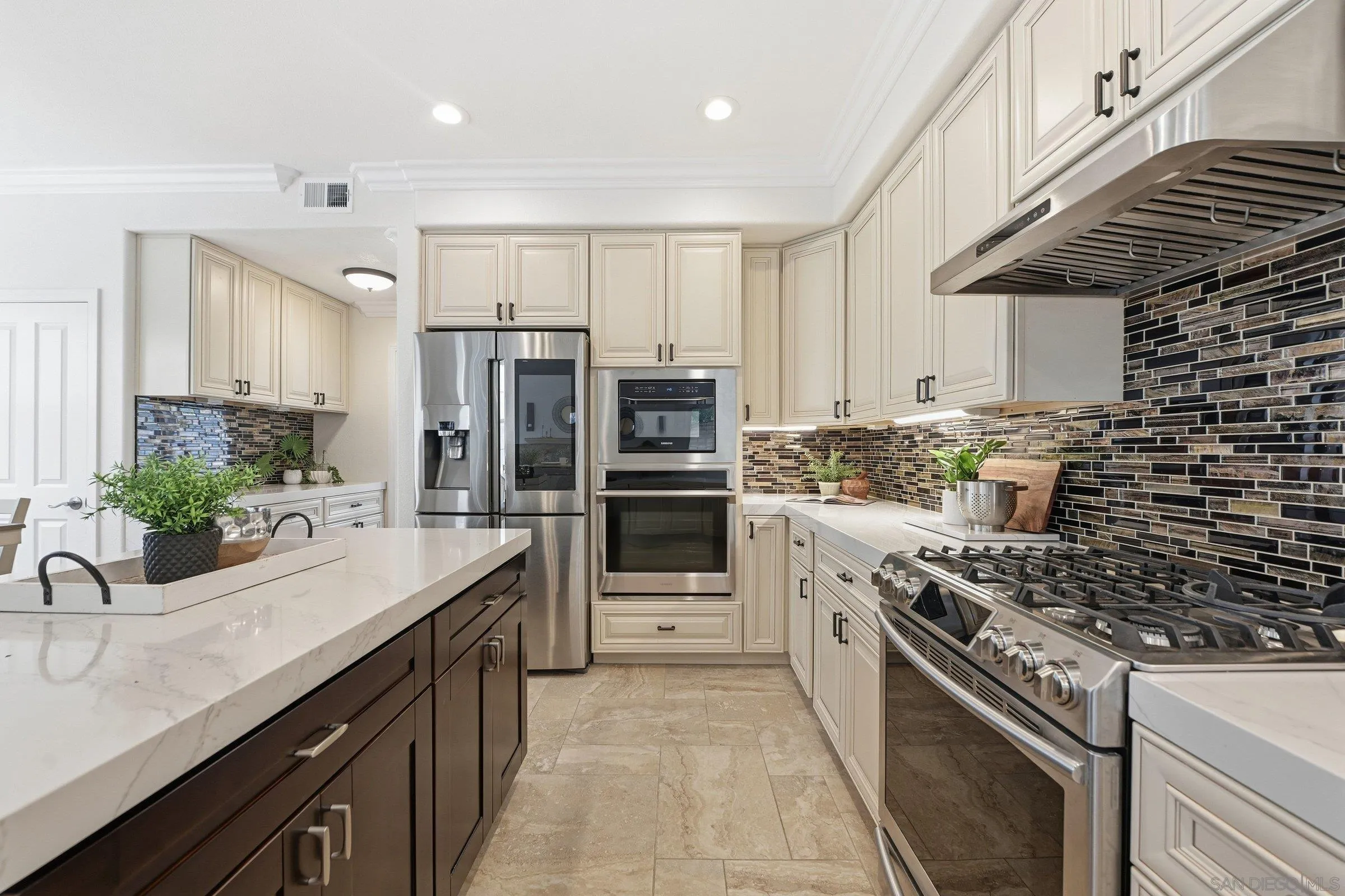 https://cdn.realtyfeed.com/cdn/127/2600122/66b668cc3f0783b2d74fa564dd5a94b5.webp