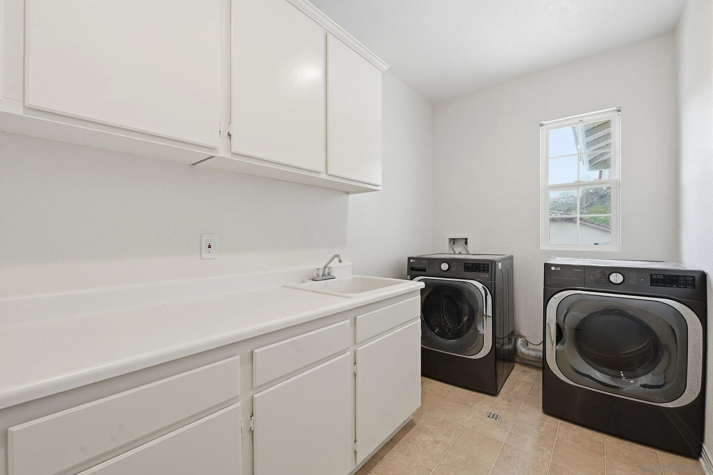 https://cdn.realtyfeed.com/cdn/127/2600122/932067090516ee1074fe9bd9f7387912.webp