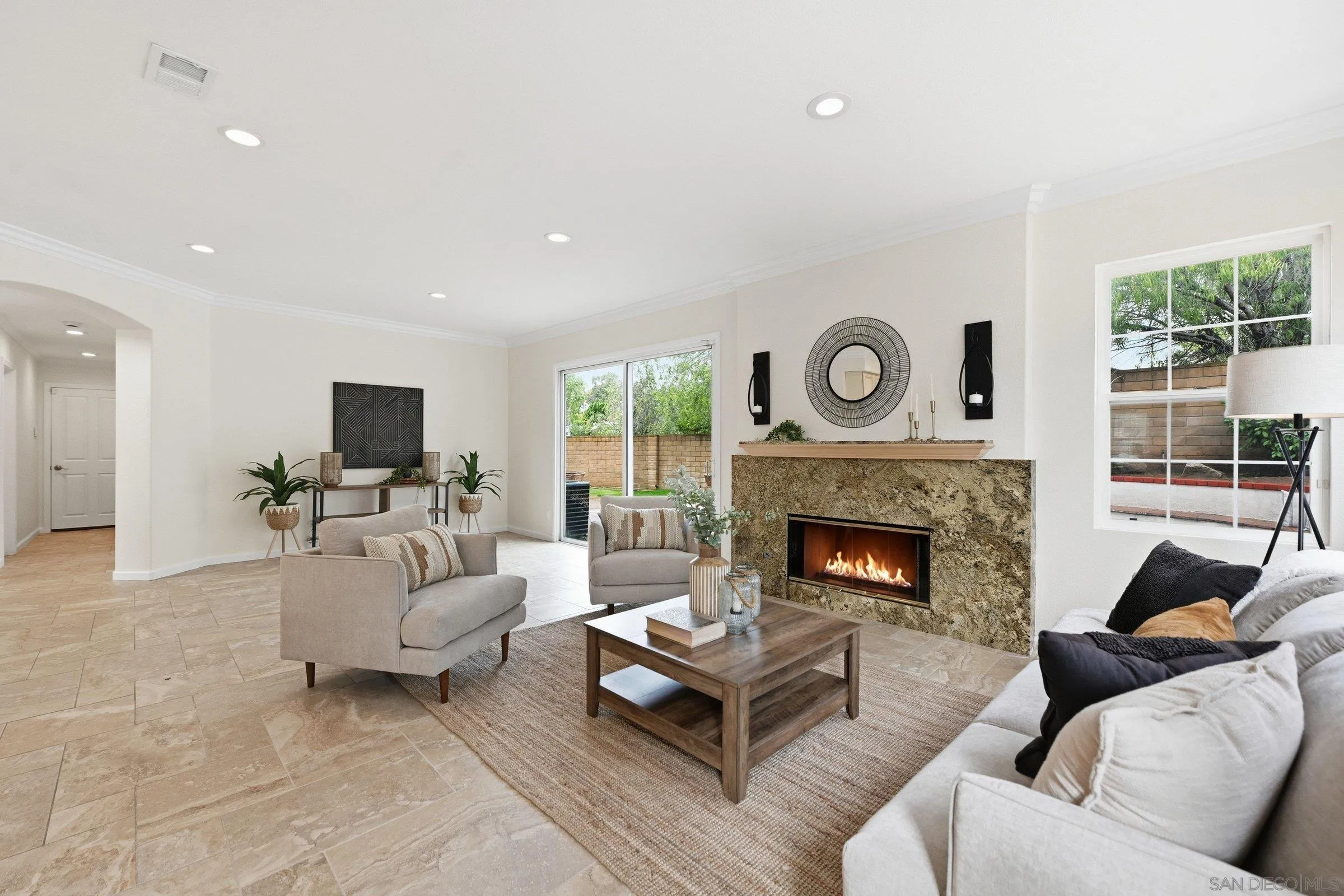 https://cdn.realtyfeed.com/cdn/127/2600122/e5f21349e1995079283beca562dbc315.webp